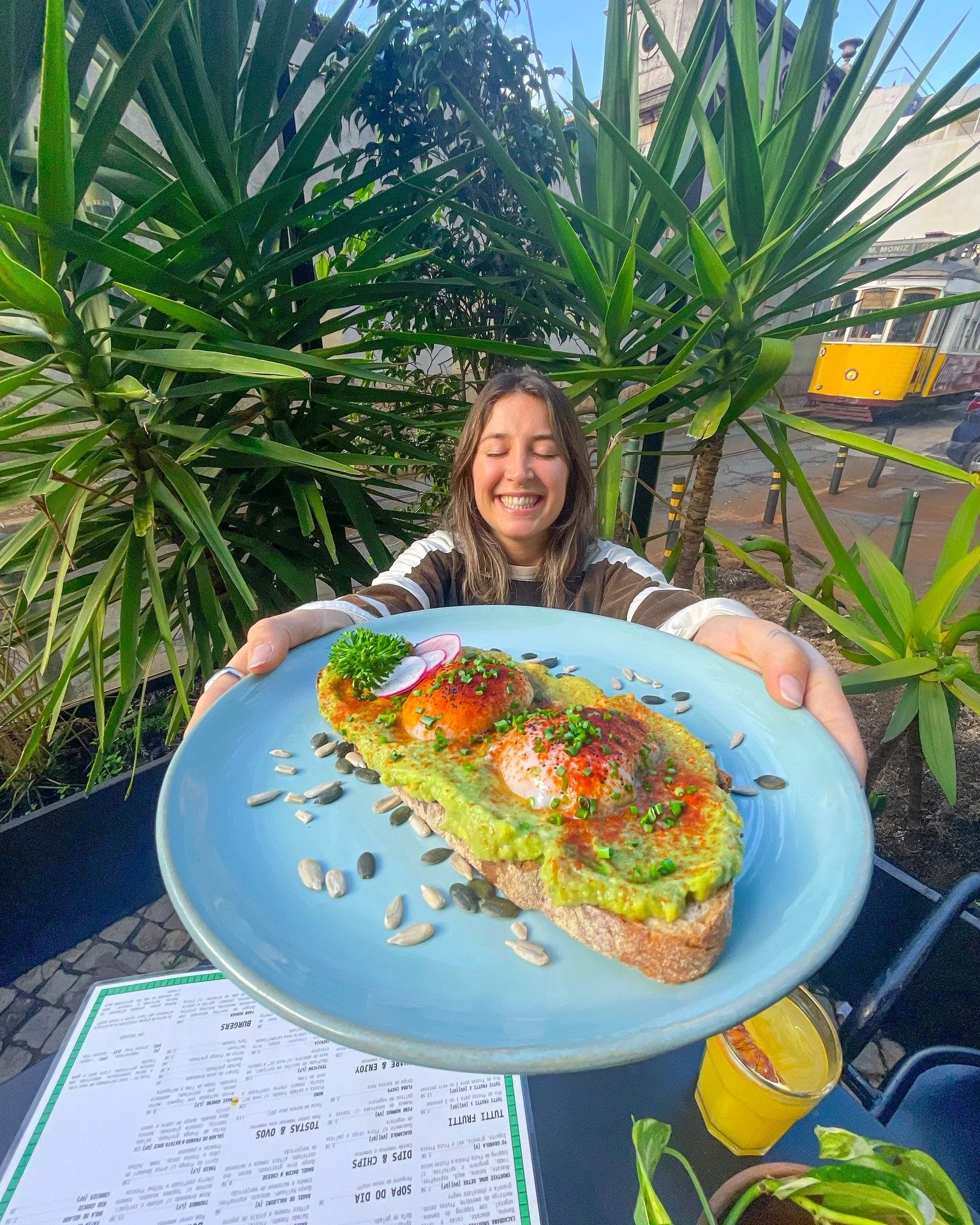Aproveita os dias de sol na esplanada do Chiado! 🌞

Enjoy the sunny days at Chiado's terrace! 🌞