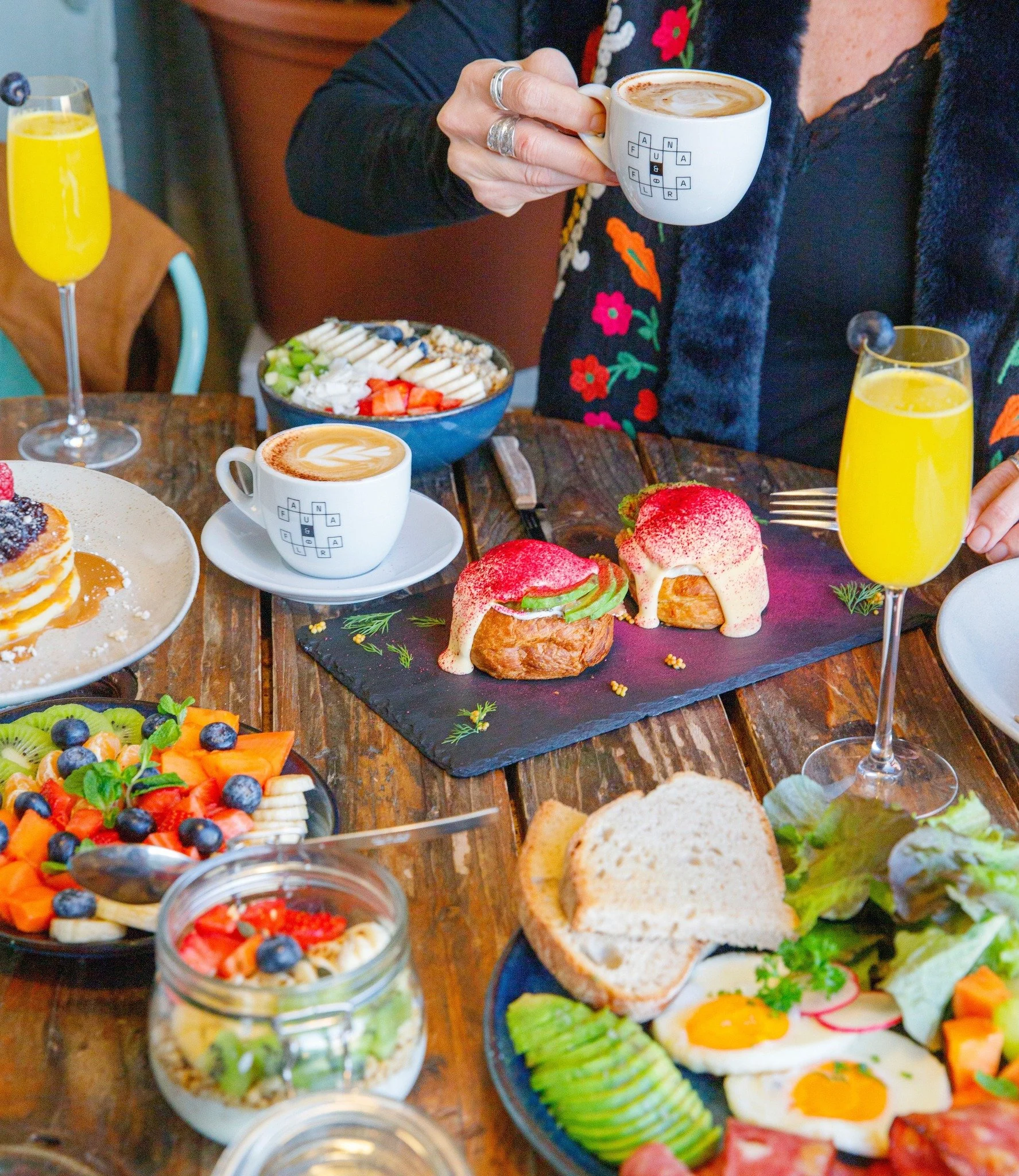 Temos op&ccedil;&otilde;es para qualquer hora do dia! ✌🍃
We have options for anytime of the day! ✌🍃

#honestfood #lisboa #brunch #lunchtime