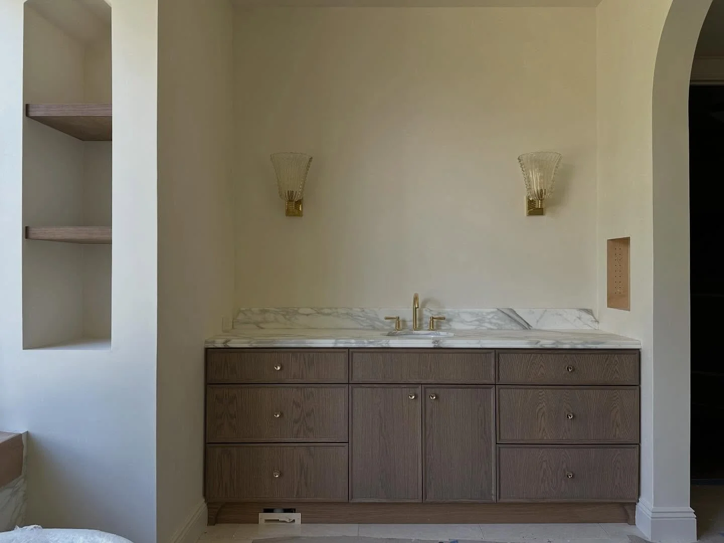 BTS on what we’ve been up to these past few months and since I’ve been on maternity leave with our new baby girl, Levy! Thank you @gretchengottsacker for holding down the fort &&& excited about round top, upcoming installs &am