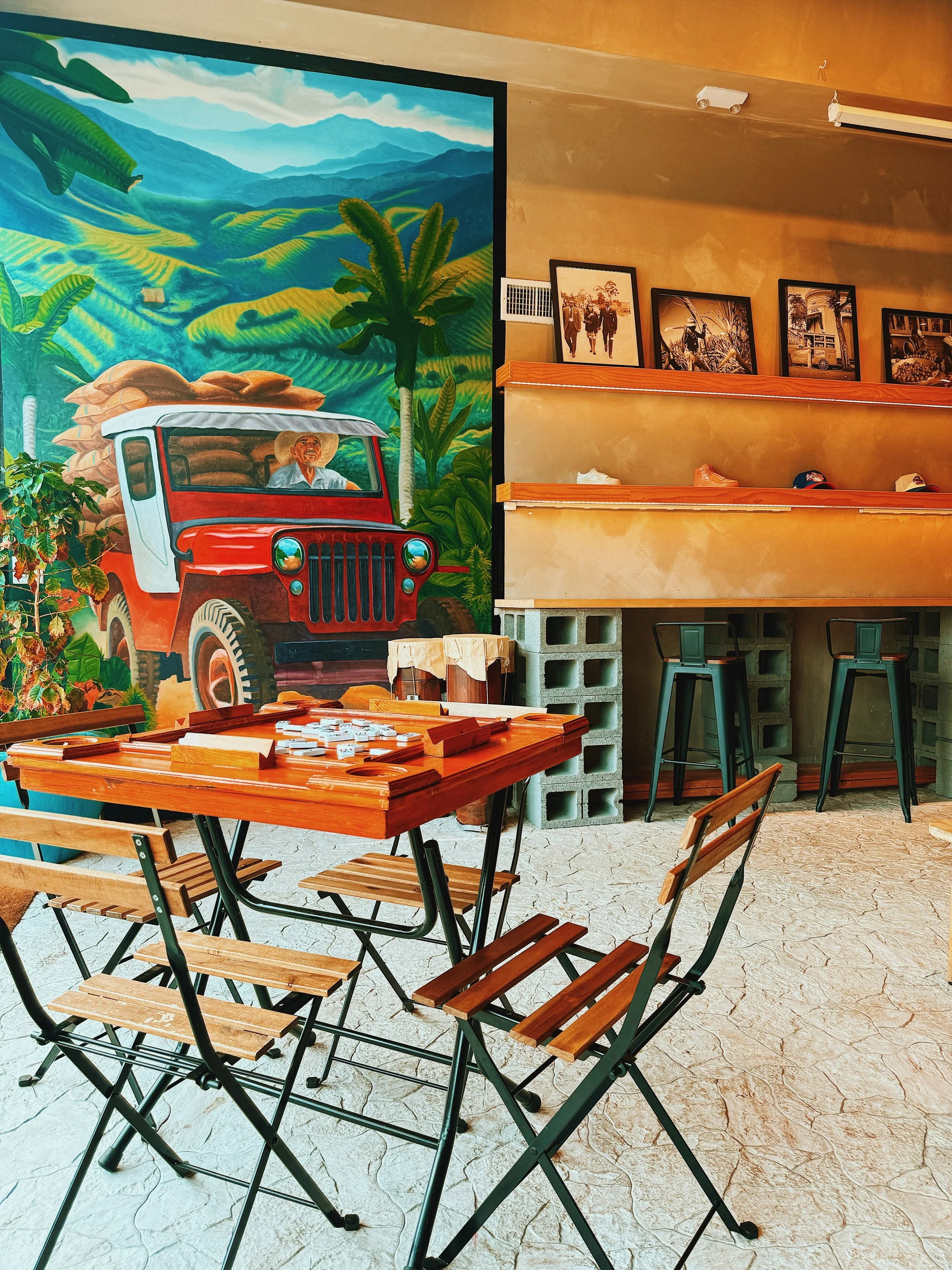 Buenos d&iacute;as Mi Gente! ☀️☕ Pull up a chair, grab something delicious to sip &amp; snack on, and let&rsquo;s ease into the almost weekend vibes. 

It&rsquo;s Friday Jr., after all! We&rsquo;ll be here &lsquo;til 7PM. Te esperamos!

Don&rsquo;t h