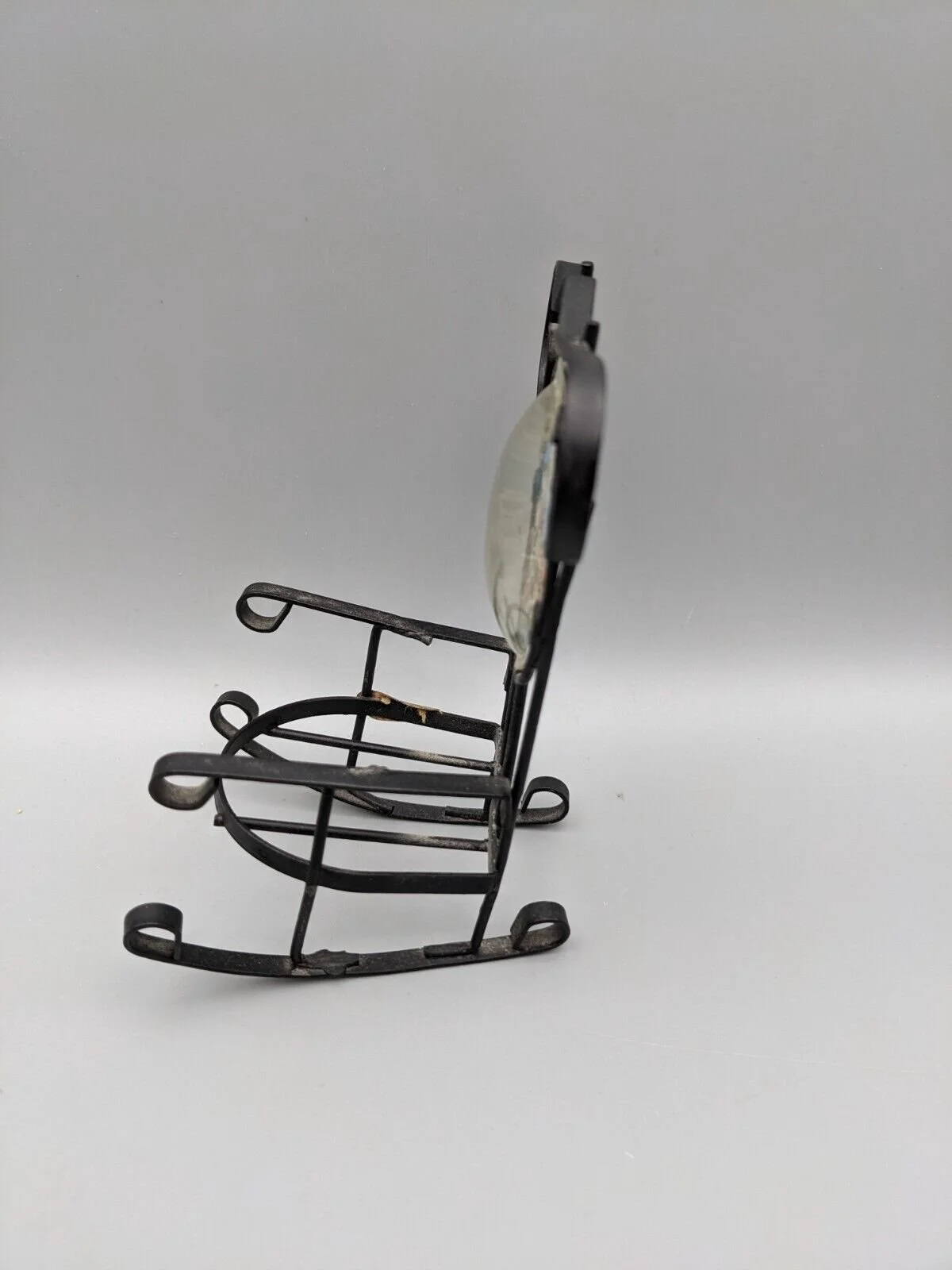 little metal chair 002.jpg
