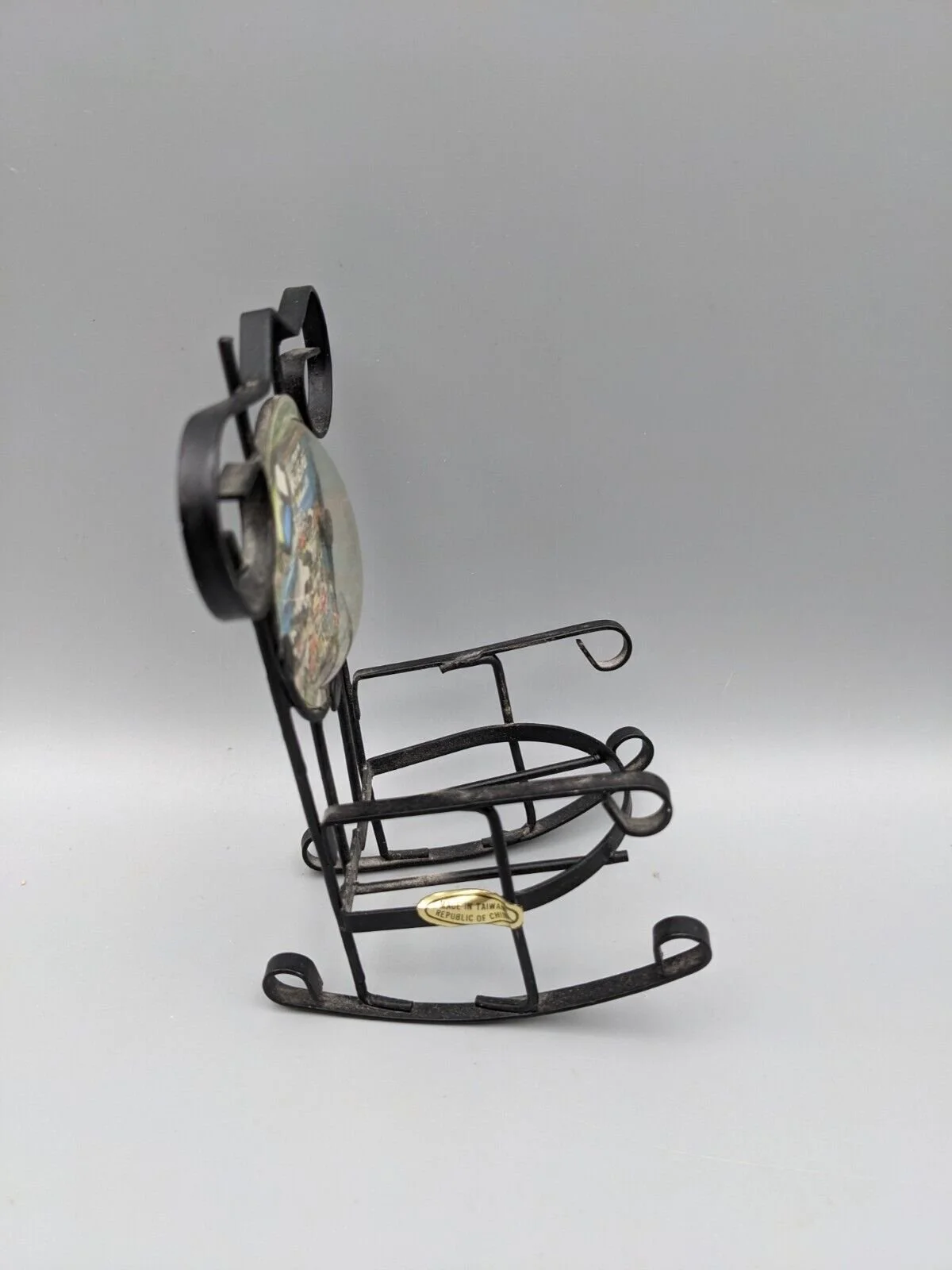 little metal chair 004.jpg