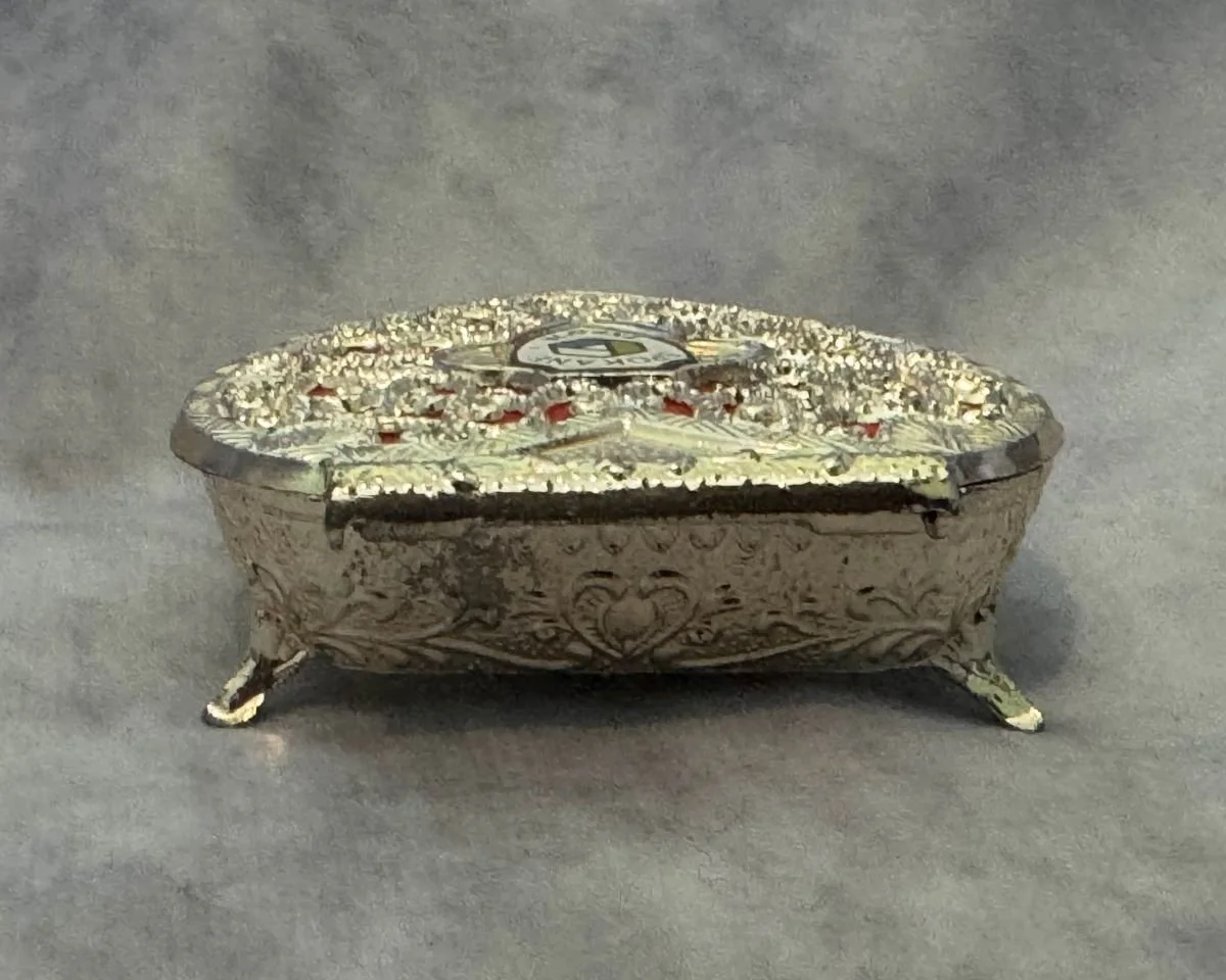 heart shaped trinket box 002.jpg