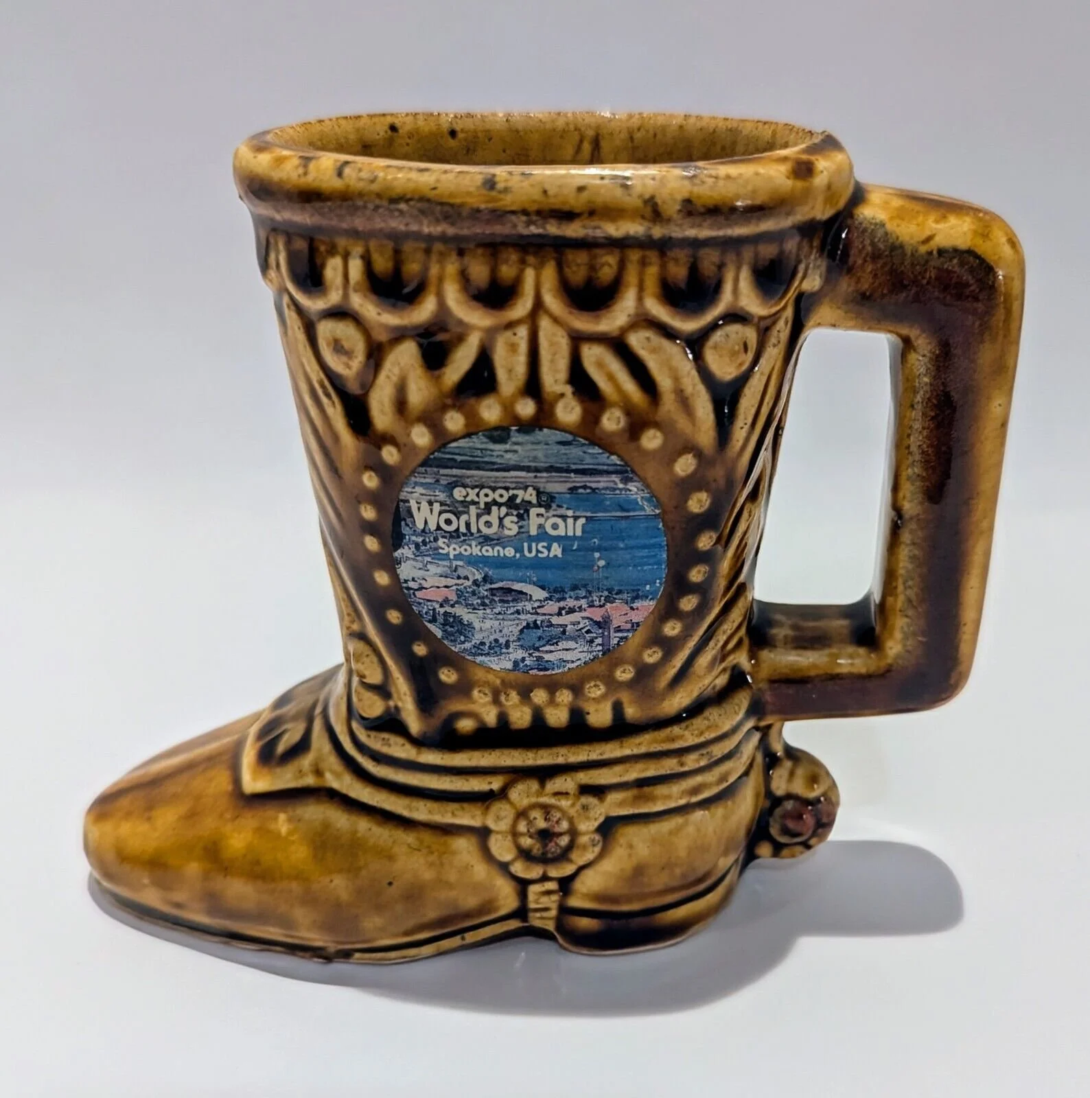 boot souvenir vase 001.jpg