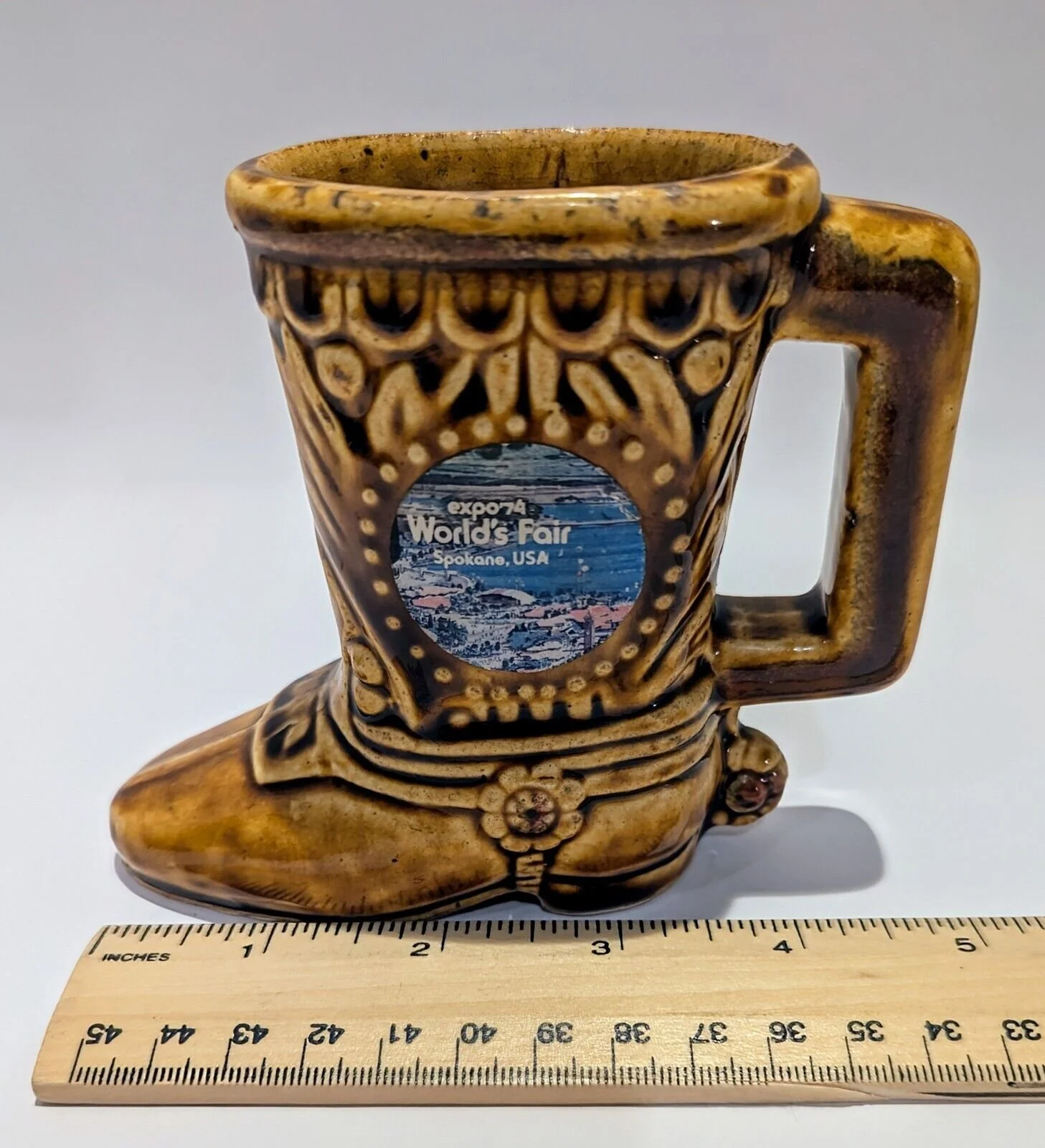 boot souvenir vase 006.jpg