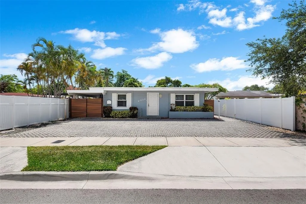 2012 SW 4th Avenue.jfif