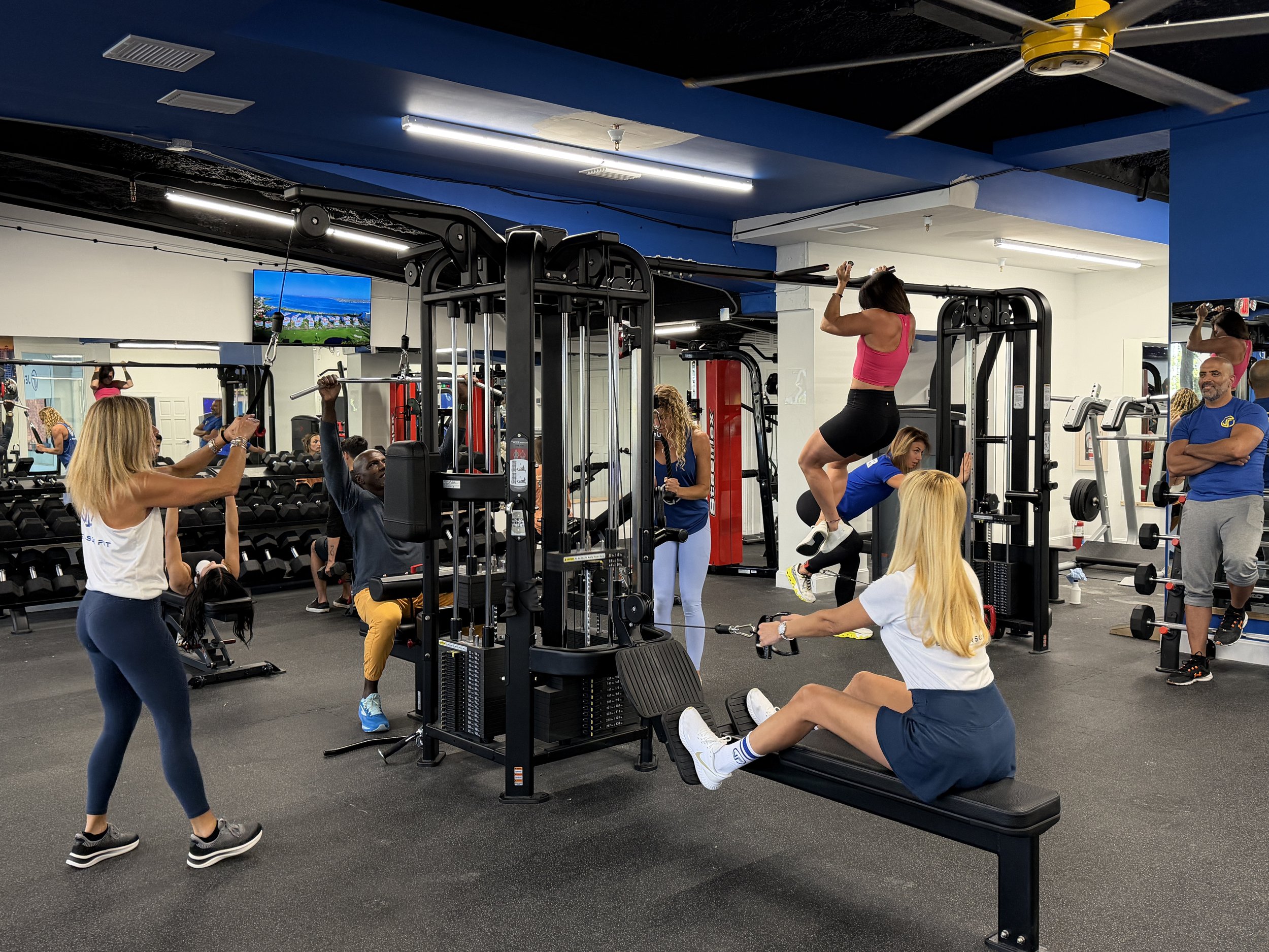 Top 5 Holiday Fitness Tips (That Actually Fit Into Your Schedule)
