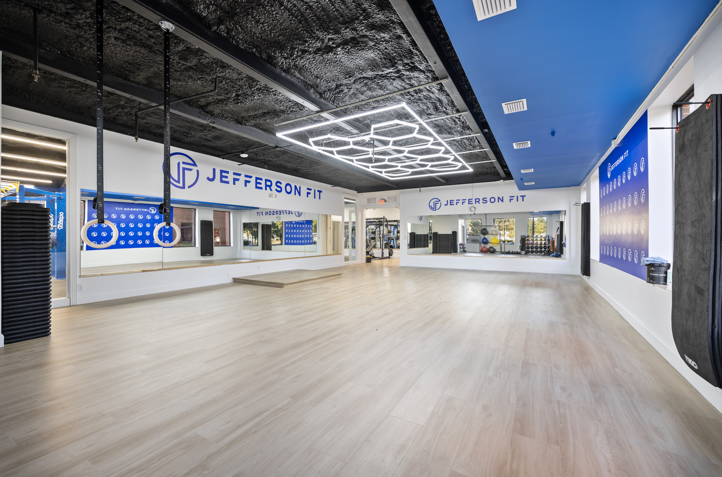 Boutique Luxury Gym Group Workout Room