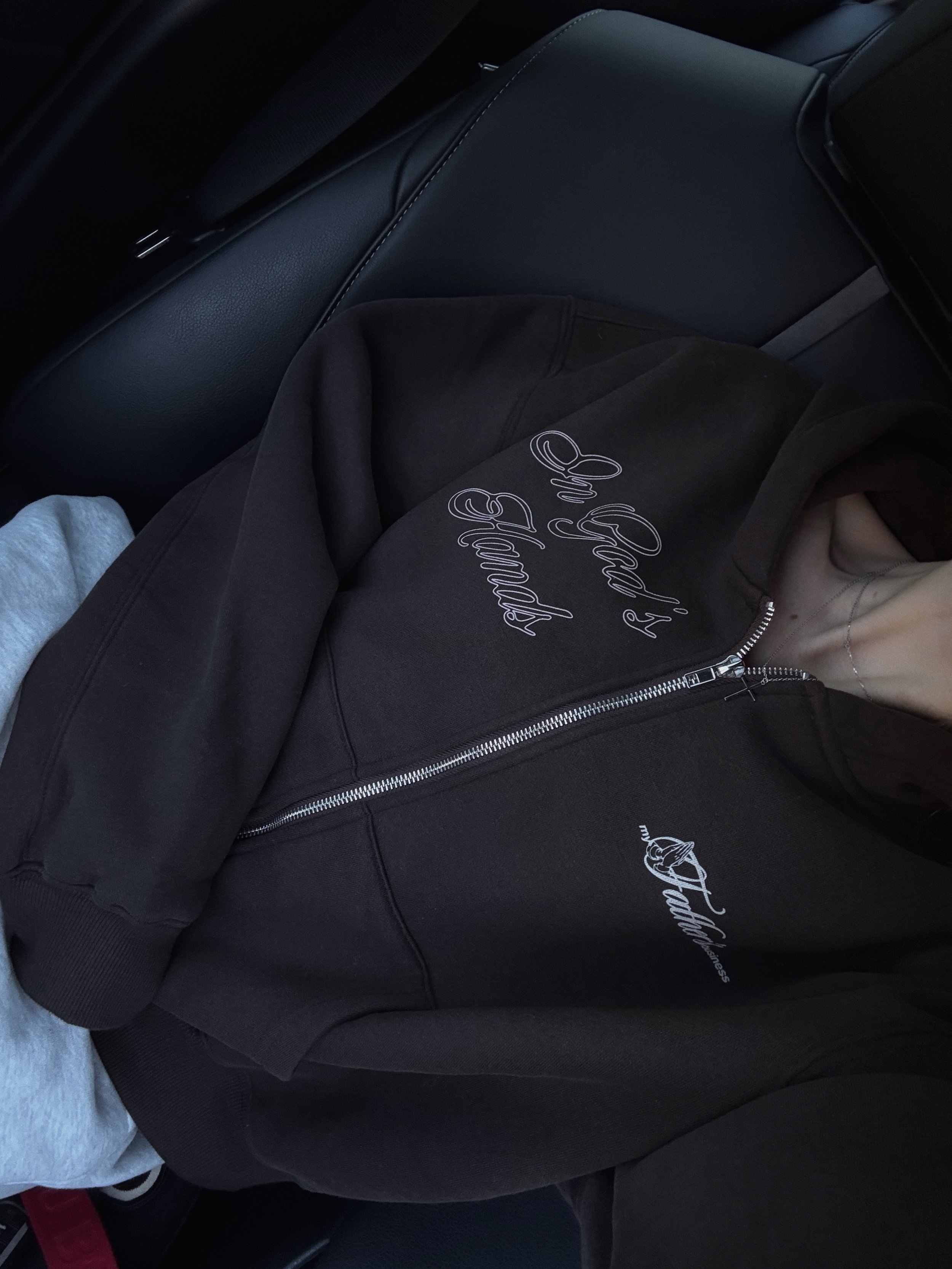 IN GOD'S HANDS ZIP UP