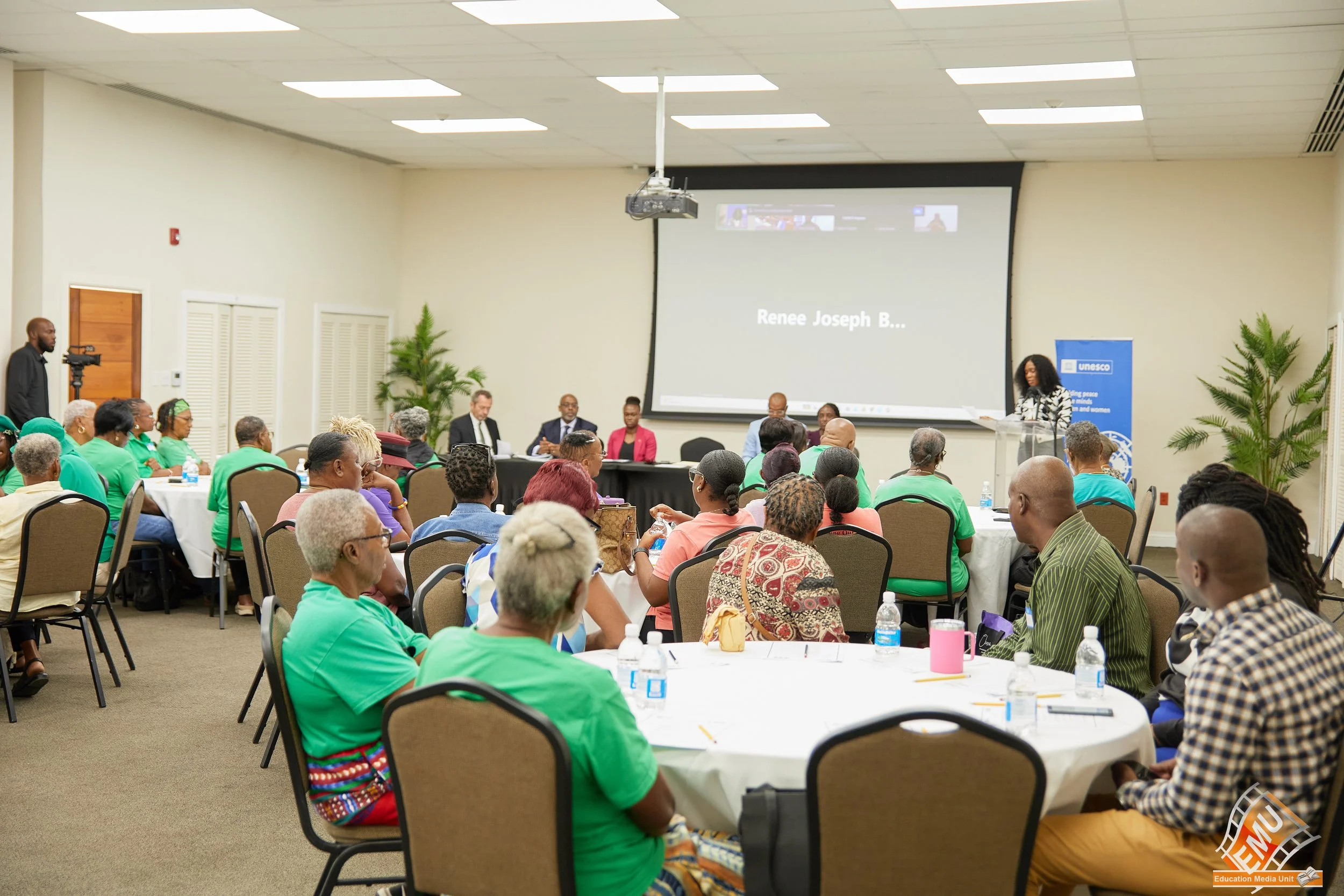 MINISTER HANLEY LEADS TOUR OF MODERNIZED ST. KITTS EDUCATION SITES