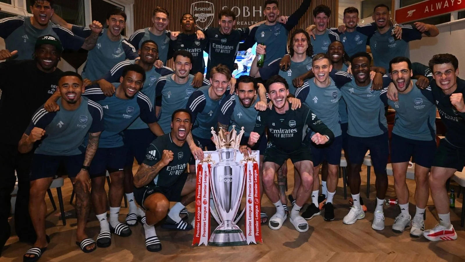 ARSENAL WIN PREMIER LEAGUE FOR FIRST TIME IN 22 YEARS