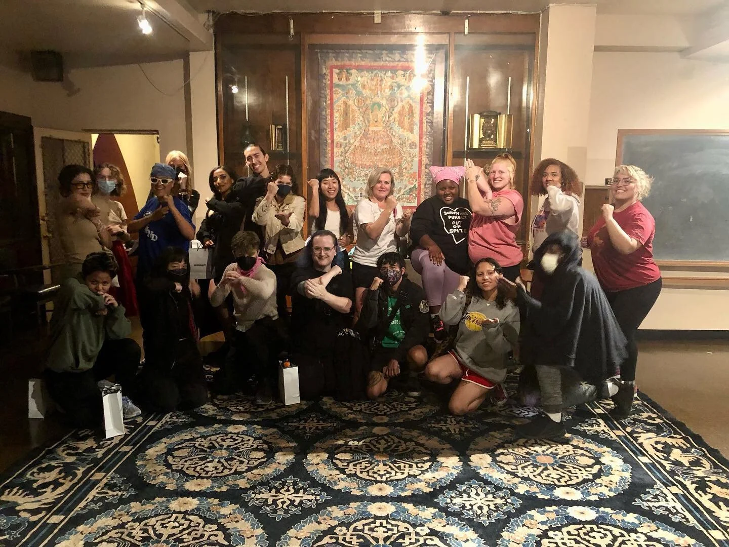Thanks to all who joined us tonight at our self-defense workshop with the fabulous @vanessacarlisle and @thegoddesscori at @philosophical_research_society! Special shout out to @kravebeauty for sponsoring us and providing this workshop with self defe