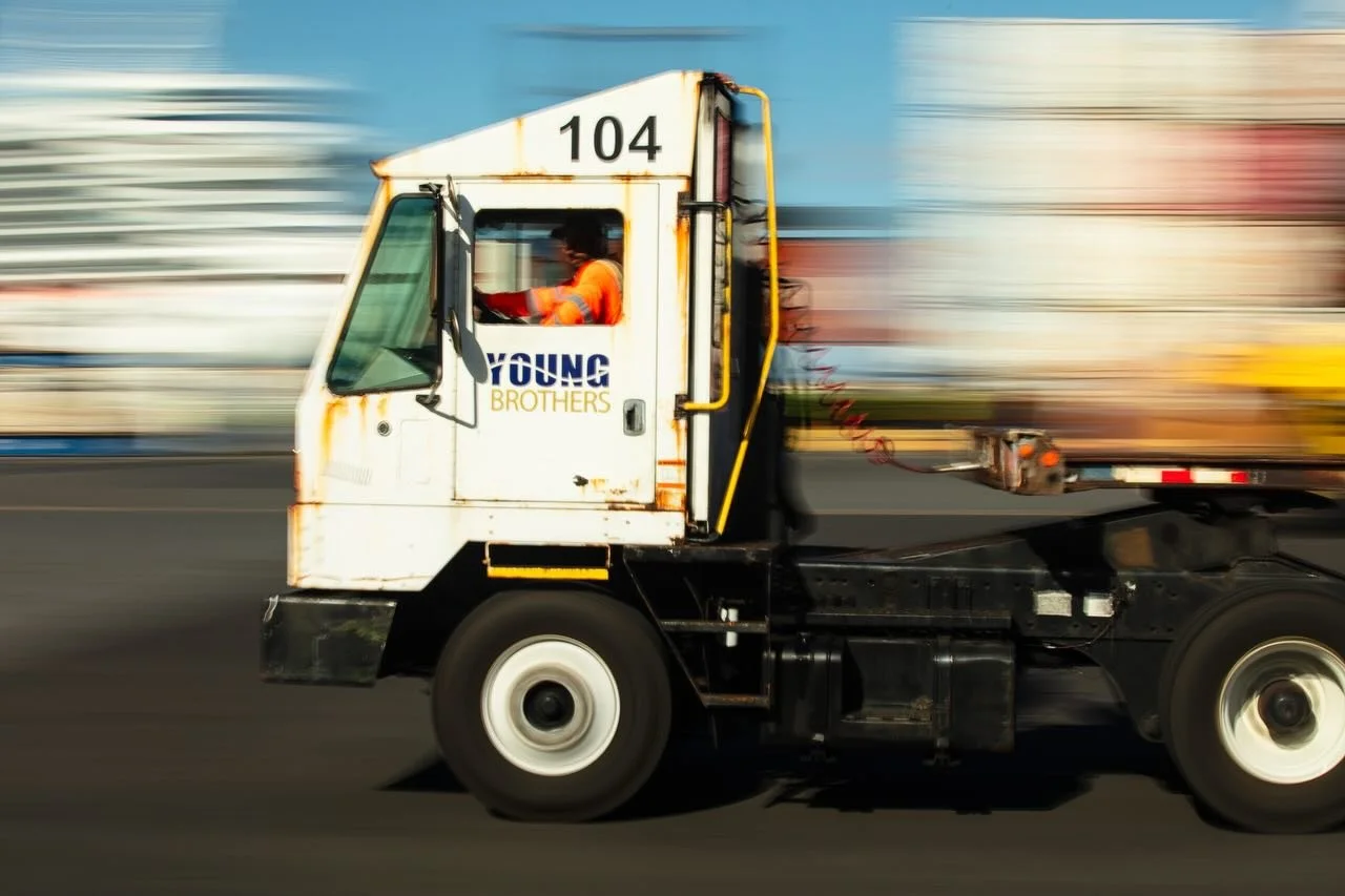 On the move 🚛💨

Shoreside workers make it all happen on the pier. Know someone who works shoreside? Tag them in the comments 👇

#supplychainhawaii #shiptoshelf #shiptoshelfhawaii