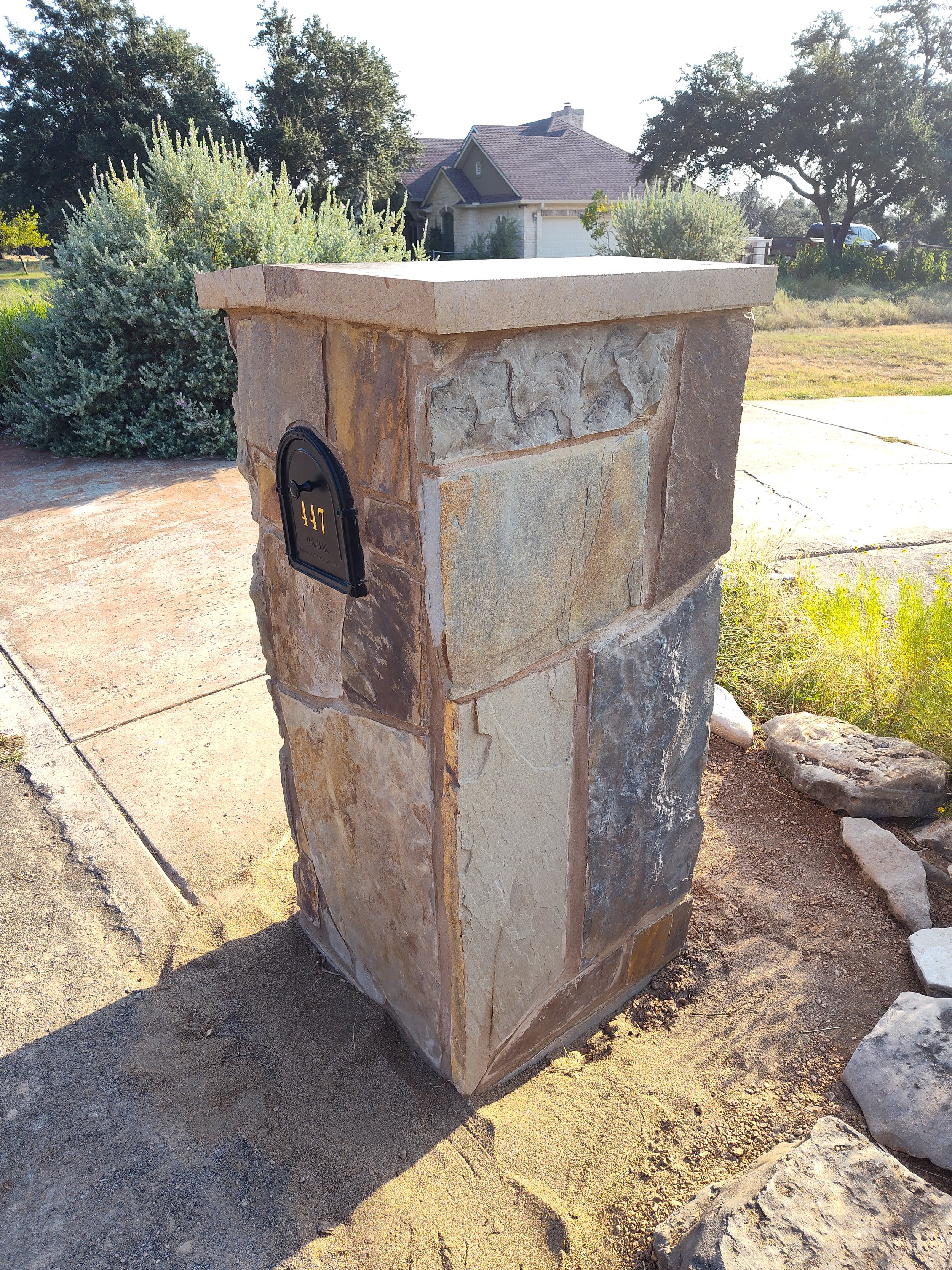 Oklahoma Select Flagstone Mailbox