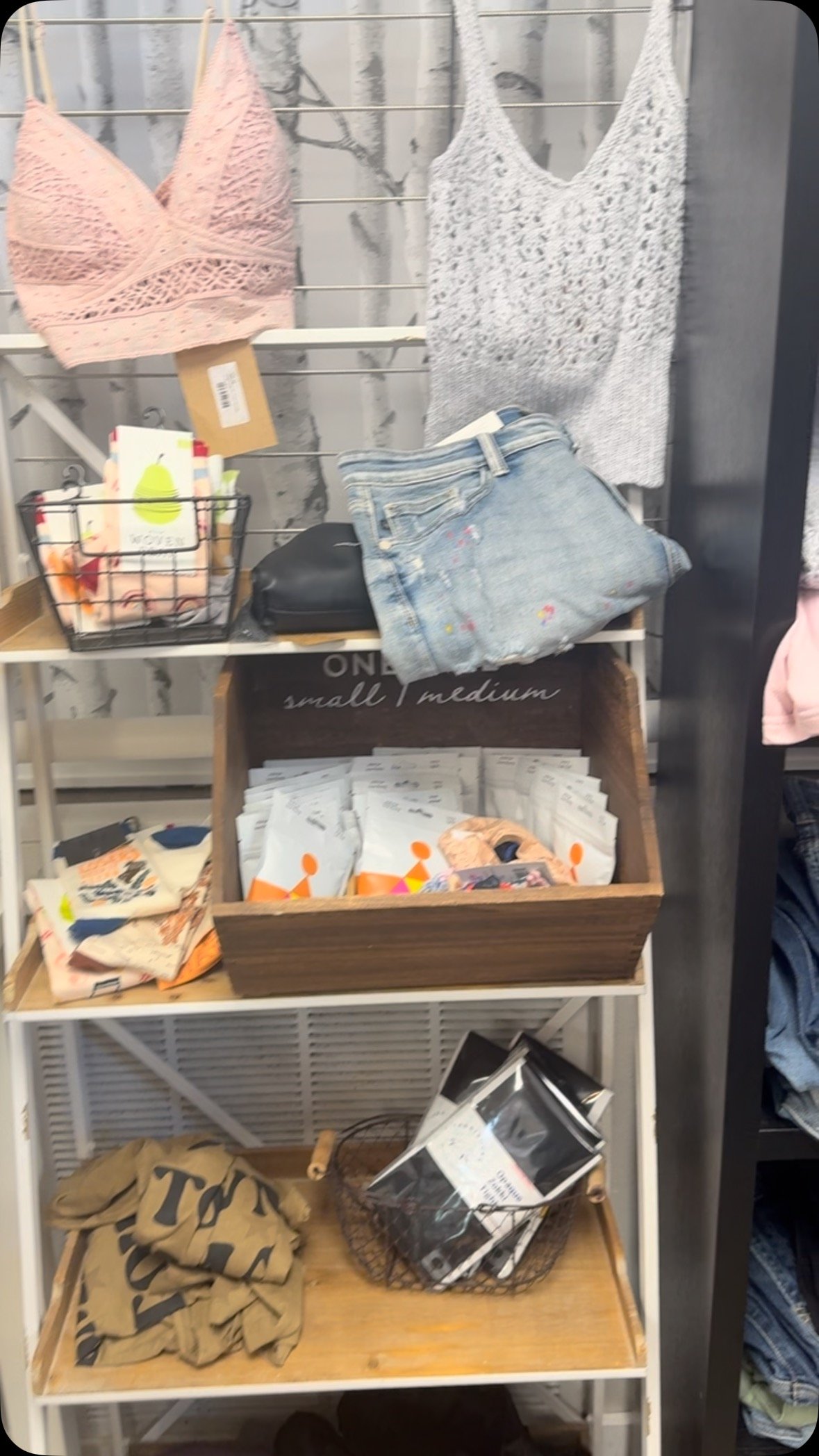 Sundays are for shopping 🛍️ &hellip;does that count if you&rsquo;re the one working? 🙈

Should I take these shorts for myself?🤭