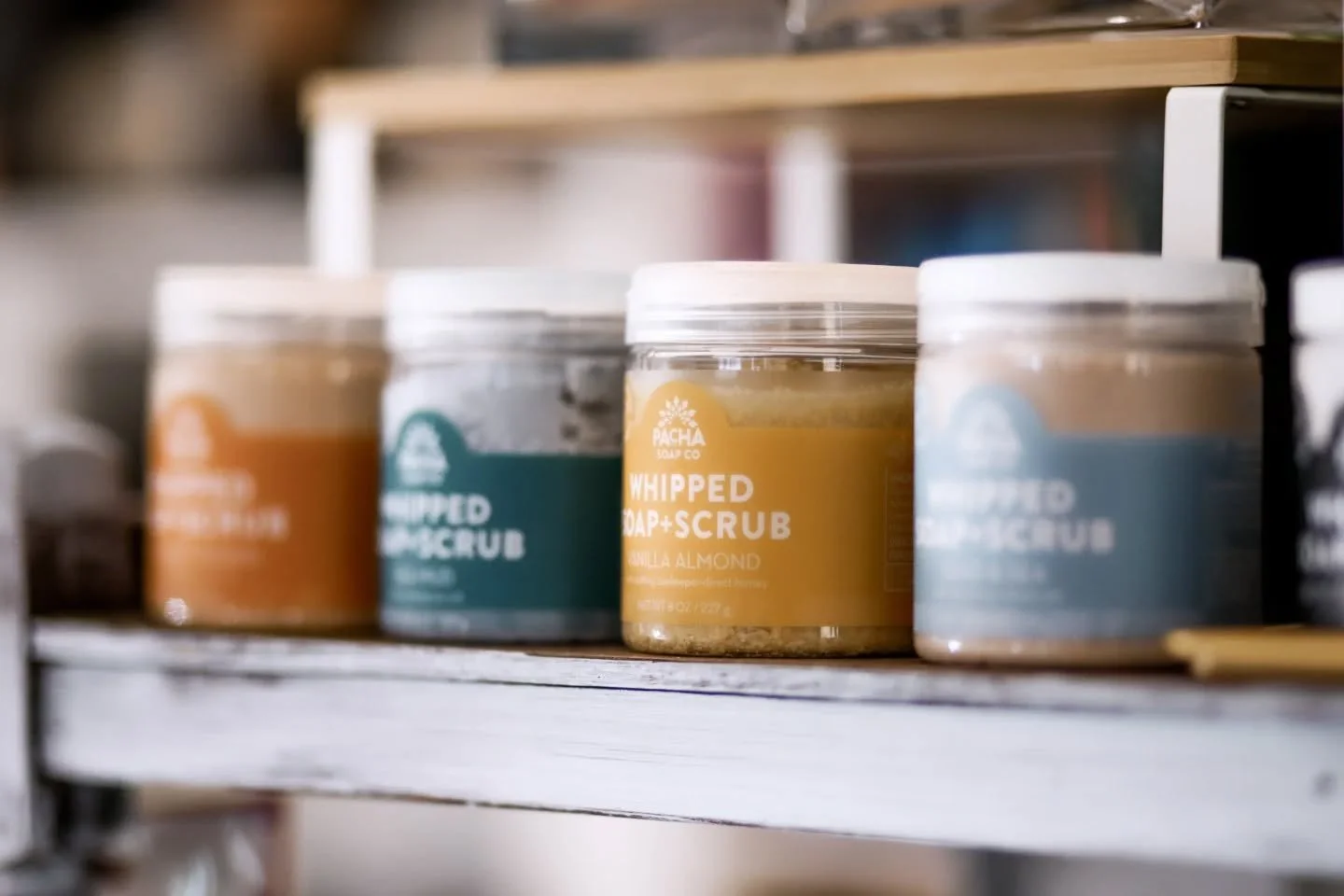 ⭐️⭐️ Whatever you use to hydrate your skin will be *SO* much more effective if you exfoliate first! Try @pachasoap's Whipped Soap Scrubs! A bonus: they smell divine! ⭐️⭐️

📸@beautyseeker_photography