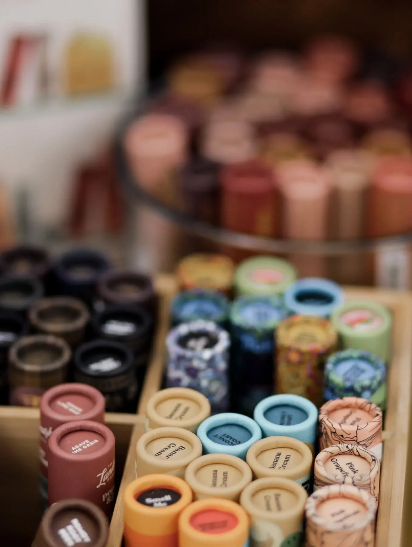 💋 We keep returning to @poppyandpout lip balm, because it's such a hydrating lifesaver for these *wintery* days. We have lots of flavors and colors in stock! Get your lips ready for Valentine's Day! 💋

📸 @beautyseeker_photography