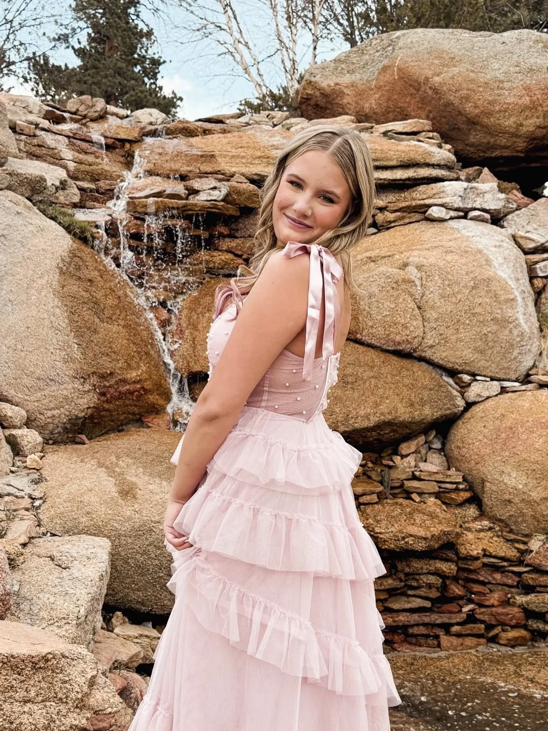 🌸🌸 Lovely people! @estesparkschools *PROM* is Saturday, May 2nd this year!! Book your hair &amp; makeup with @glacierlilybeauty_ep!! We'd love to help you sparkle! 🌸🌸

@lila_g_jacobs hair by @alltwistedup.bykt and makeup by @justandreamakeup

📸 