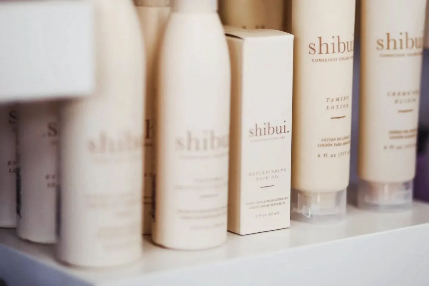 ✨️ @shibui.hair ✨️ Replenishing Hair Oil ✨️ is a lightweight, vegan, and color-safe treatment designed to hydrate, reduce frizz, and boost shine! Try it, along with the other great products  Shibui offers! ✨️
