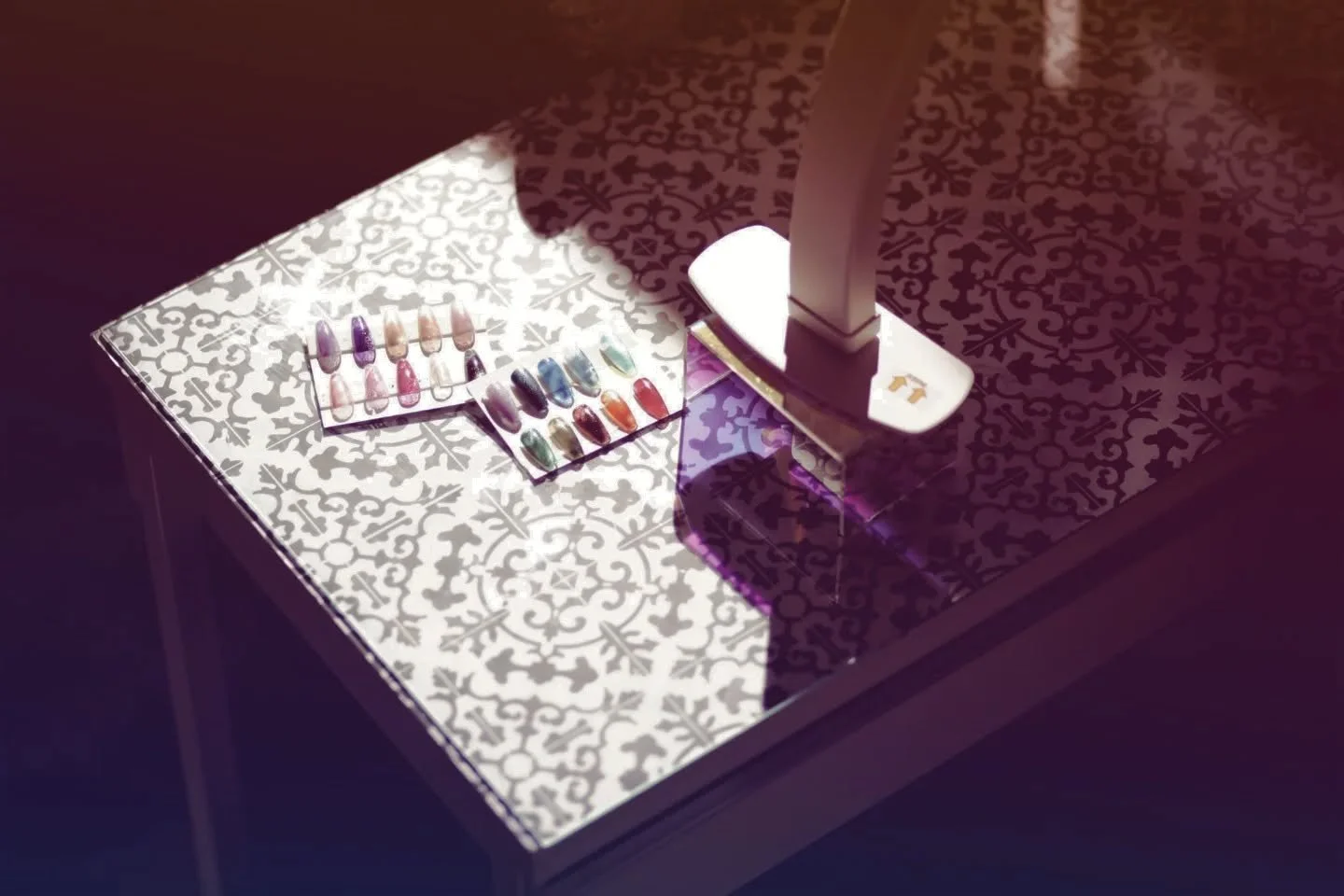 ✨️💅 First day of spring seems like an absolutely perfect time for a fresh manicure! Book your next nail appointment with us! 💅✨️

📸 @beautyseeker_photography