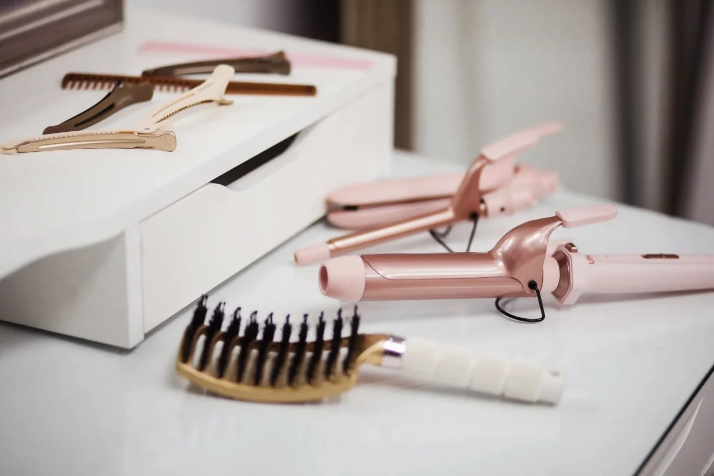 ✨️✨️ Our first Style Session is *TOMORROW* with Aliah &amp; Dalila!! Learn to Curl Your Hair Like a Pro! 5:30pm to 7:30pm! Just a couple of spots left! Don't miss it! ✨️✨️

📸 @beautyseeker_photography