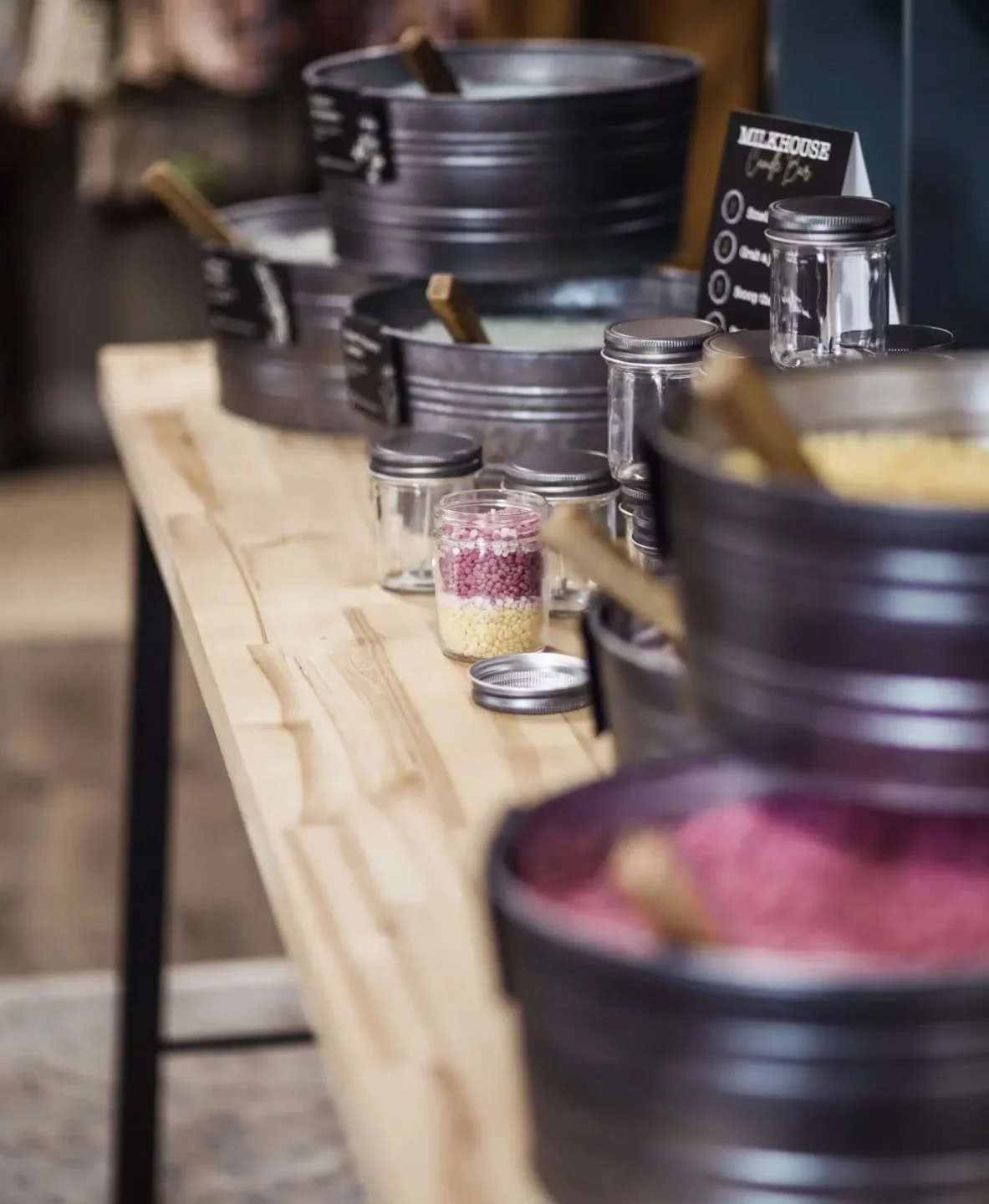 🌸✨️ Everyone who walks into our Glacier Lily boutique remarks on how good it smells! Our Milkhouse Candle Bar *miiiigghhtt* be the culprit! We'd love for you to stop by &amp; create your own candle! ✨️🌸