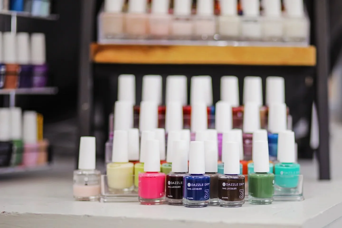 It's drizzly today in Estes Park, but your nails could be ✨️DAZZLING✨️!! Book a @dazzle_dry manicure or pedicure with one of our fantastic nail techs. We'd love to see you in the salon! 

📸 by @beautyseeker_photography