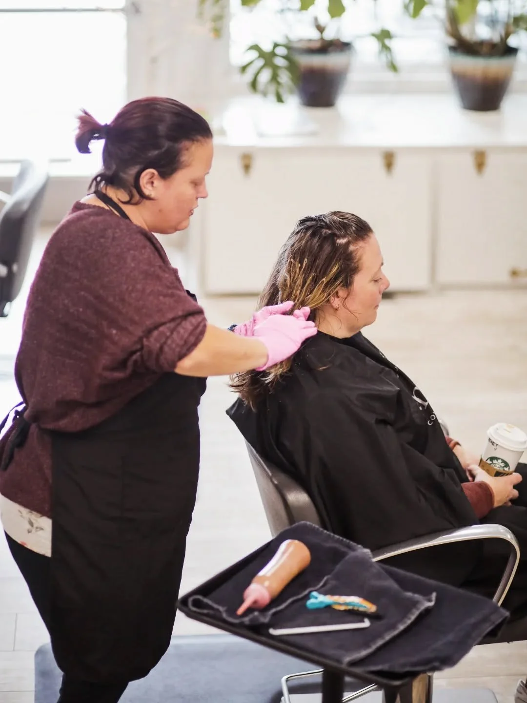 ✨️🌸 Color!! 🌸✨️
Summer's here, and maybe it's time for a big change or just a few highlights to brighten your face! Book an appointment with one of our talented stylists--we'd love to see you in the salon!