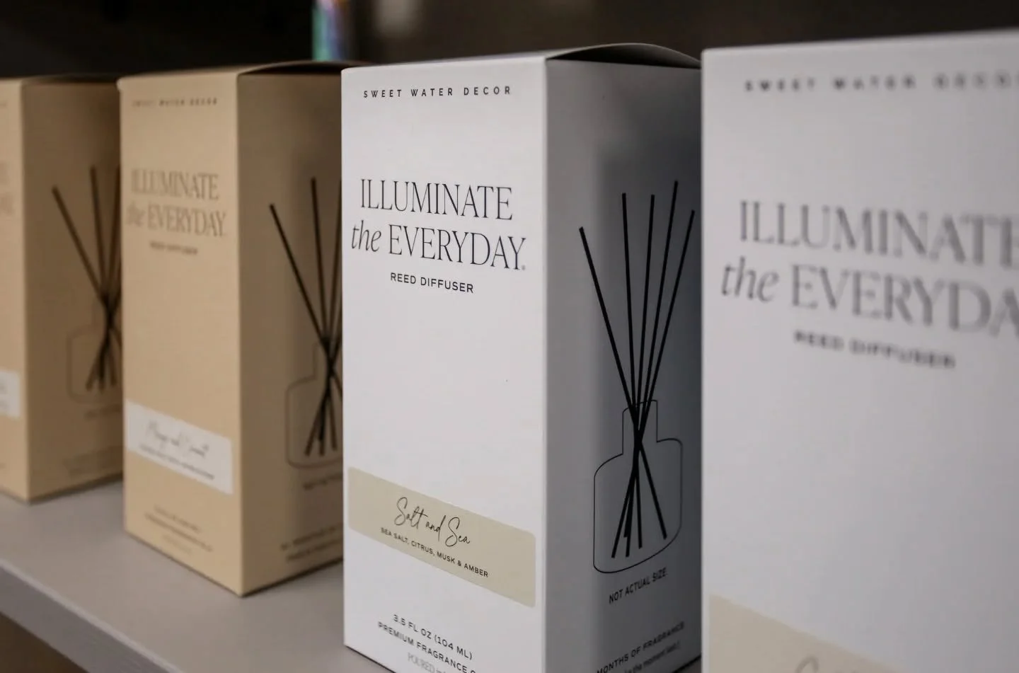 ✨️🌿 Illuminate the Everyday with a reed diffuser by @sweetwaterdecor! These smell delightful! 🌿✨️

📸 @beautyseeker_photography
