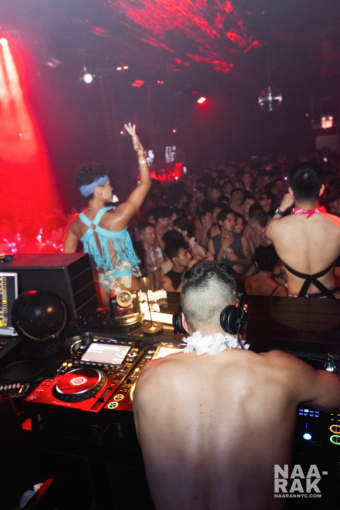 Crowd-42.jpg