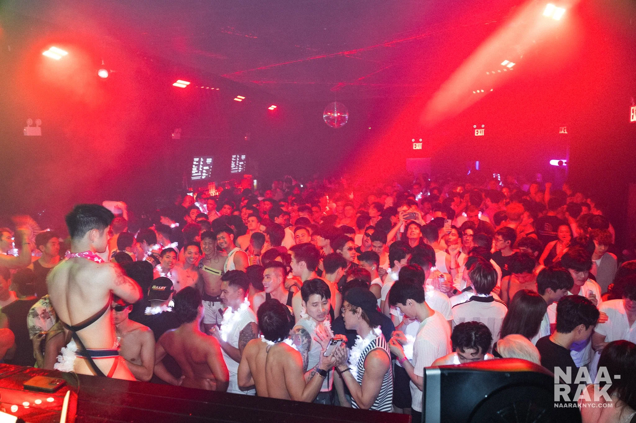 Crowd-35.jpg