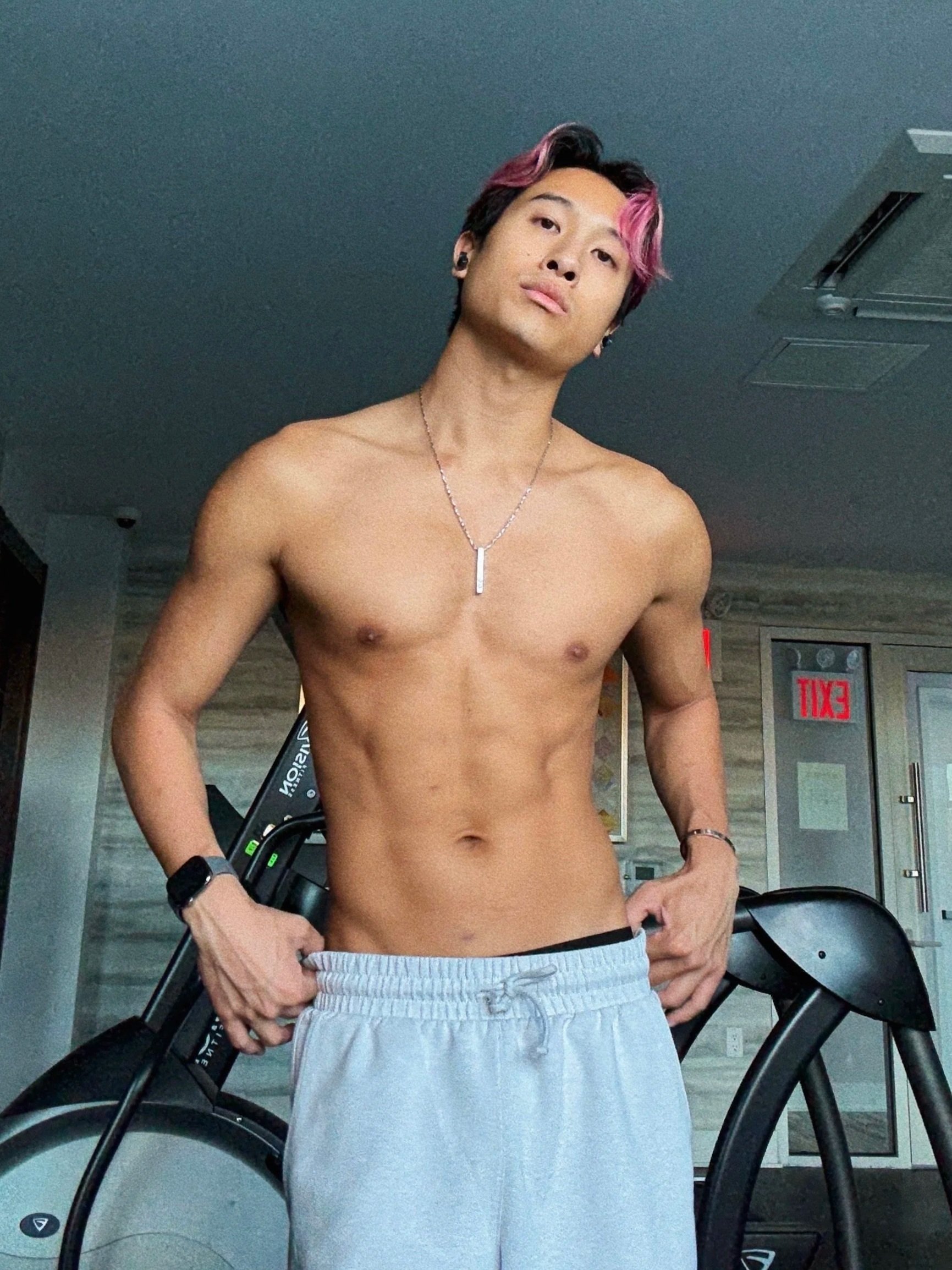 gay asian gogo korean dancer
