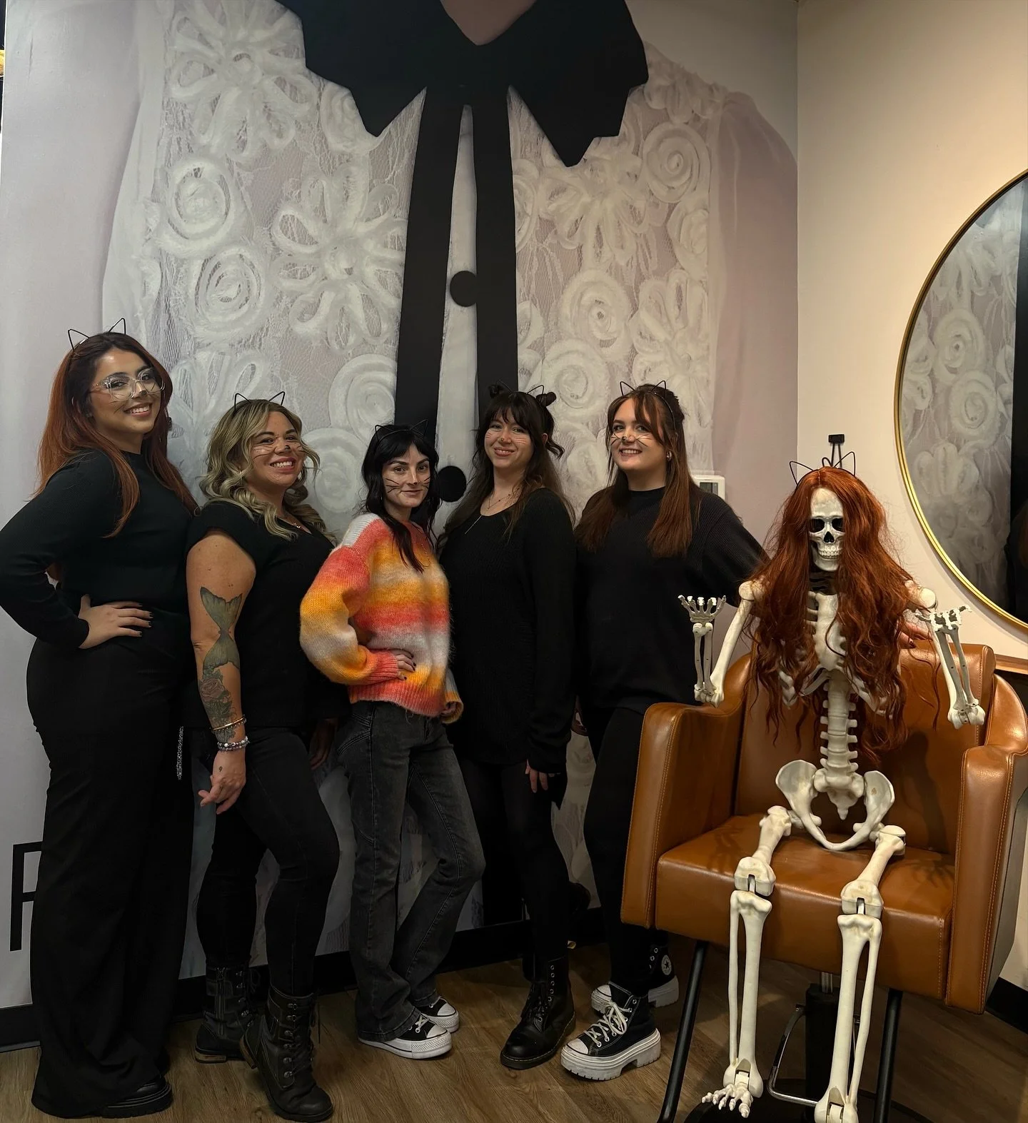 Happy Halloween 🎃 from 5 of the Mane crew! The 7 other important pieces were enjoying some much deserved time off with family and friends! We hope you have a fun and safe Halloween 👻