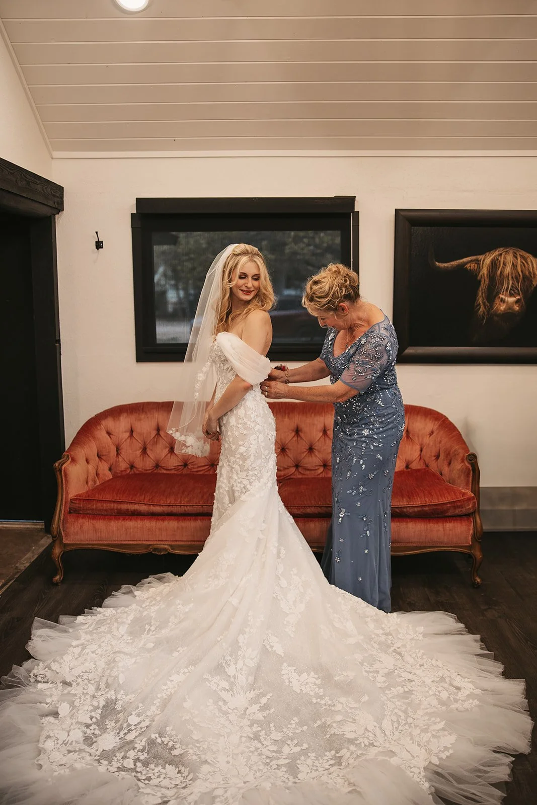 sarah+dylan-EmilyElizabethPhoto-Oct2025-bride-mother.jpg