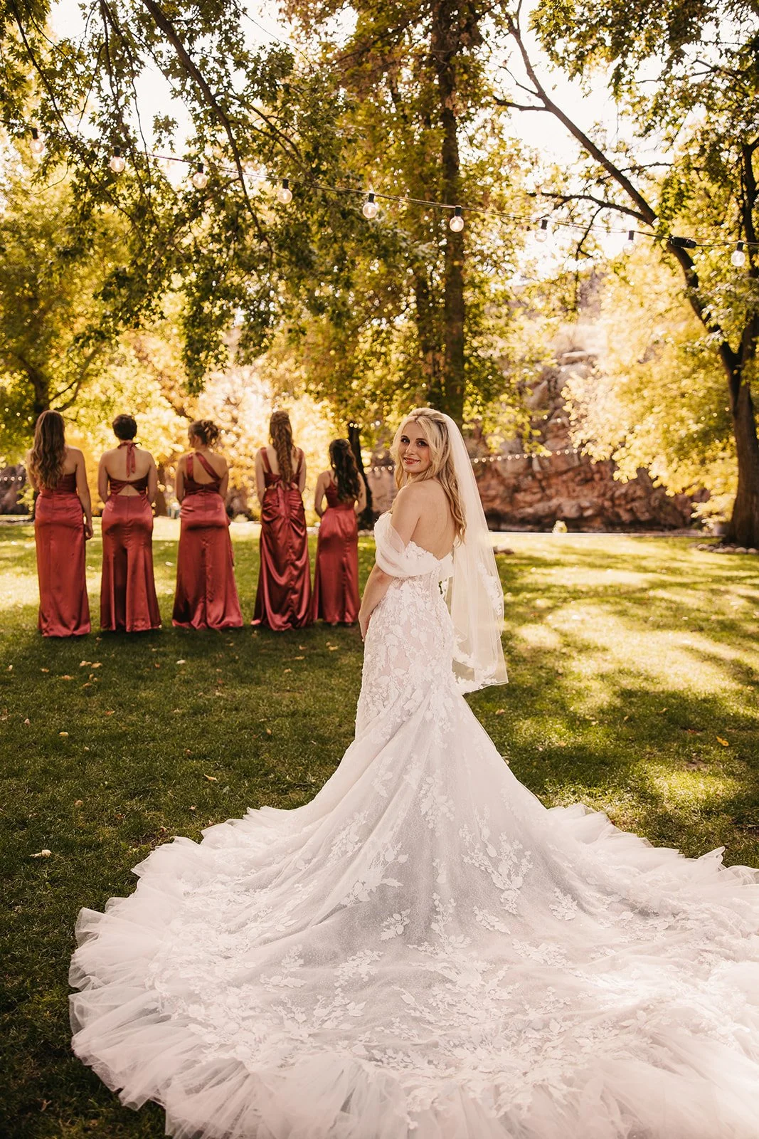 sarah+dylan-EmilyElizabethPhoto-Oct2025-bride-and-bridesmaids.jpg