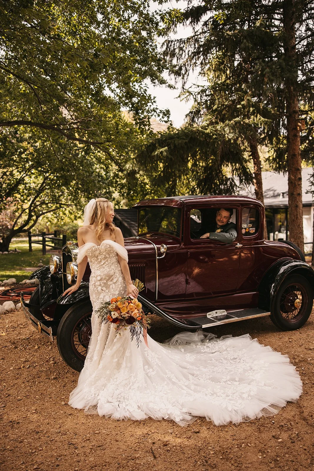 sarah+dylan-EmilyElizabethPhoto-Oct2025-vintage-car-bride-groom.jpg