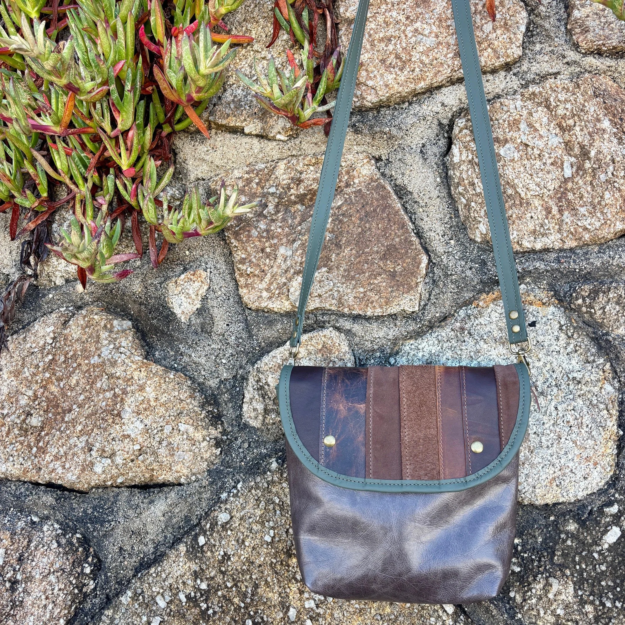 Isis Purse