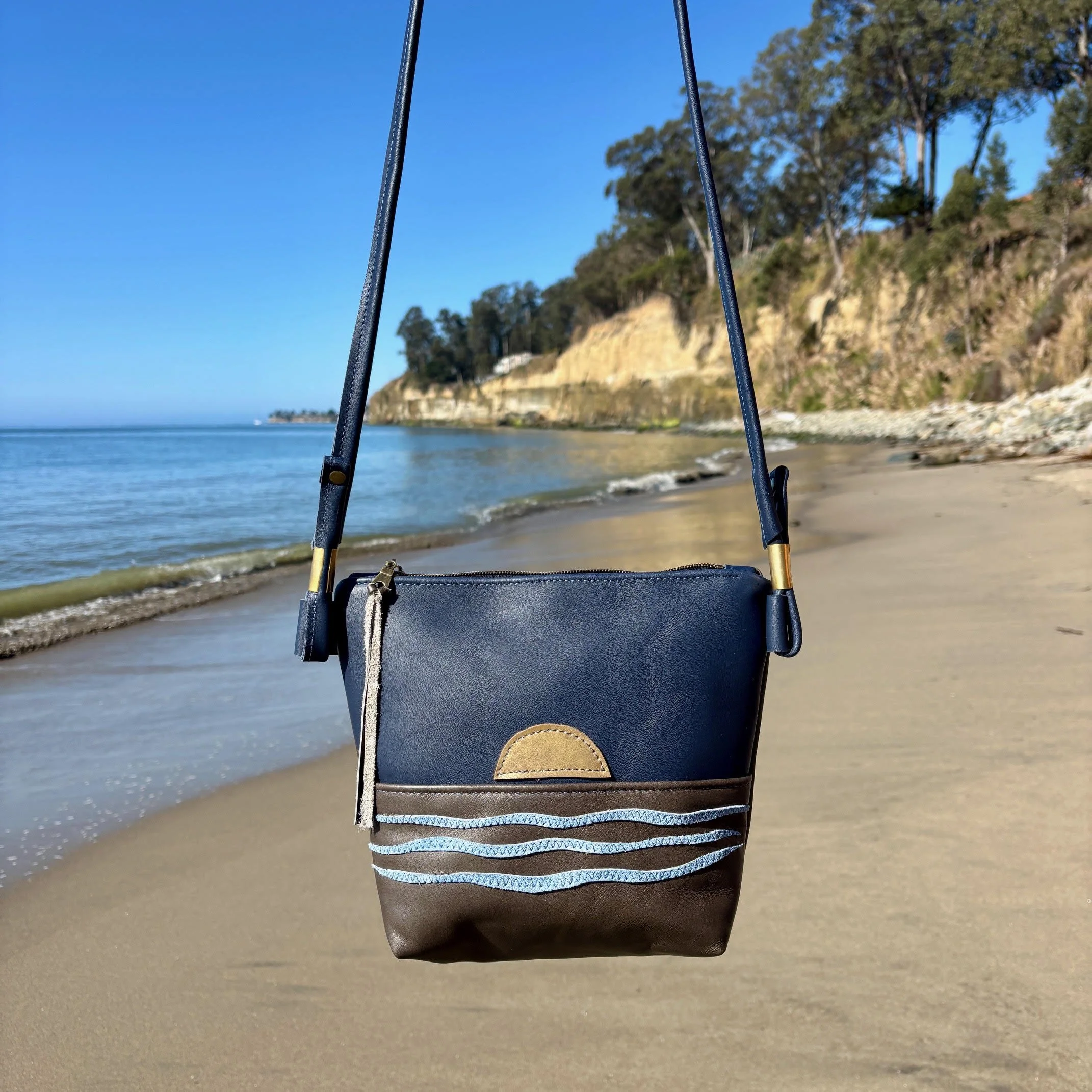 LAUT BAG.jpg