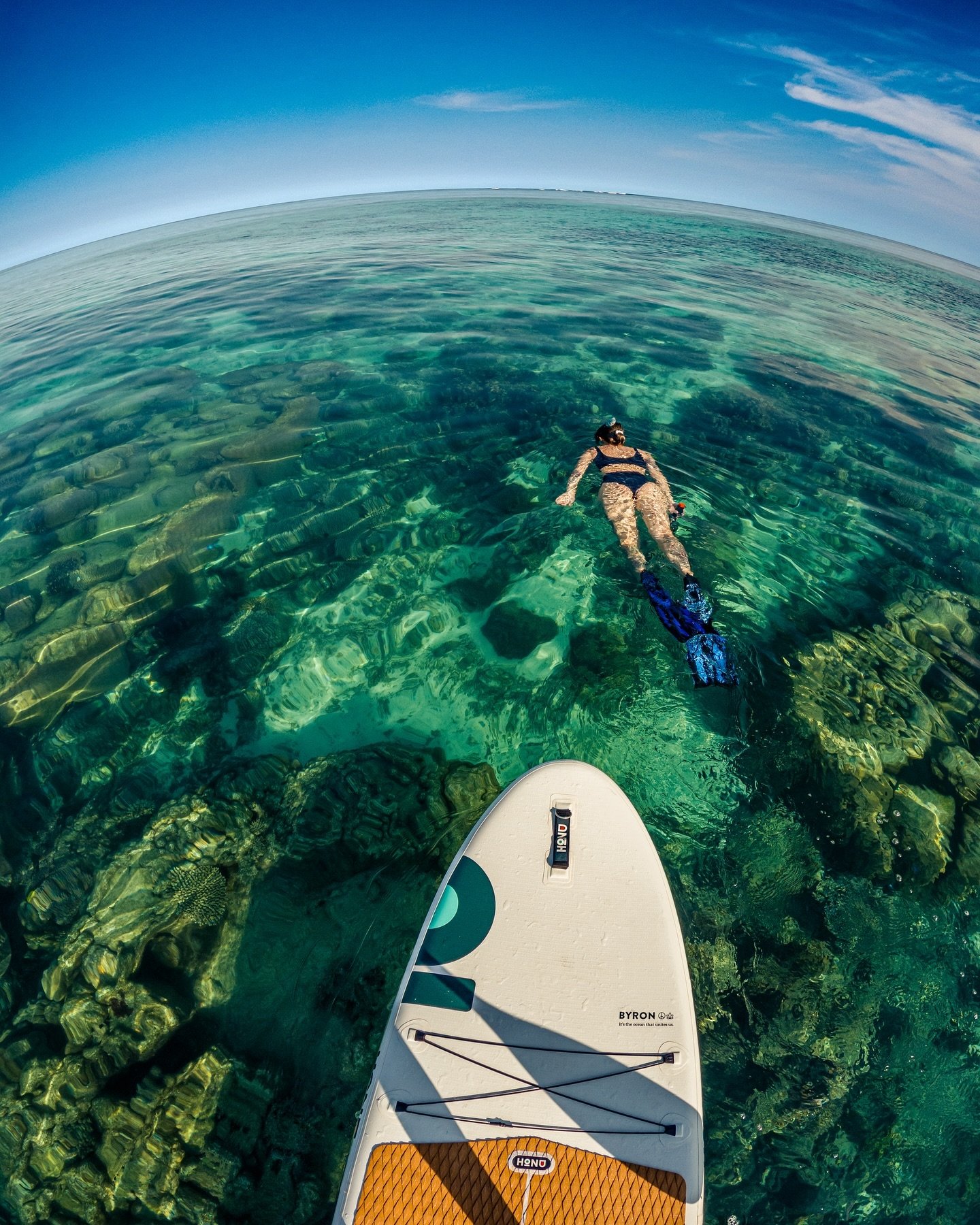 SUP or Snorkel? When the weather is as good as this in such a location, how do you choose! 

We couldn&rsquo;t choose and just took turns!

#honu #paddleboarding #honuboards #snorkeling #exmouth #caperangenationalpark #naturedream