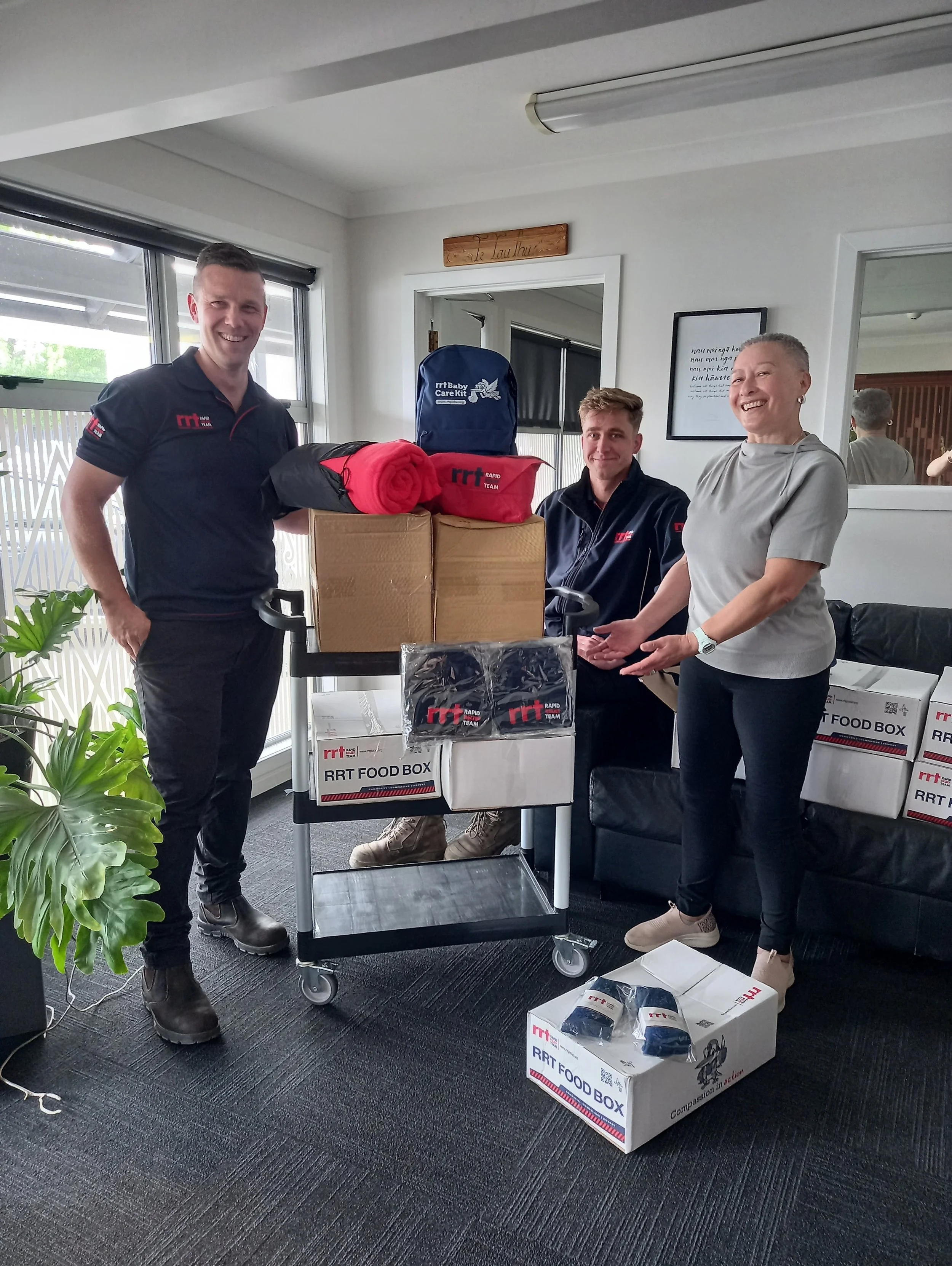 Dillon and Vernon from the Rapid Relief Team came into the tari the other week to drop in some essential supplies for our whānau, including food parcels, baby care packs and toiletries 🙌
Ngā mihi nui kōrua and the rest of the Rapid Relief Team 🙏🏽
