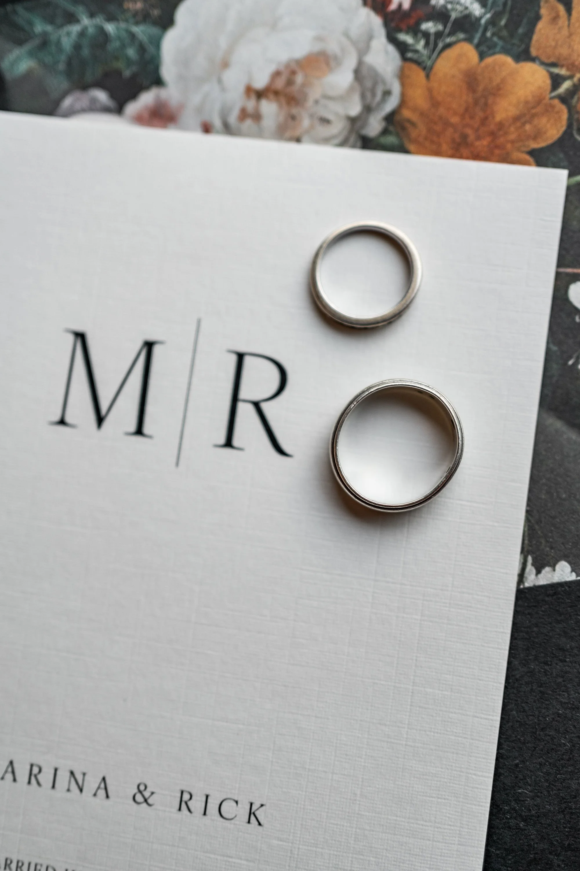 minimalist wedding invitation