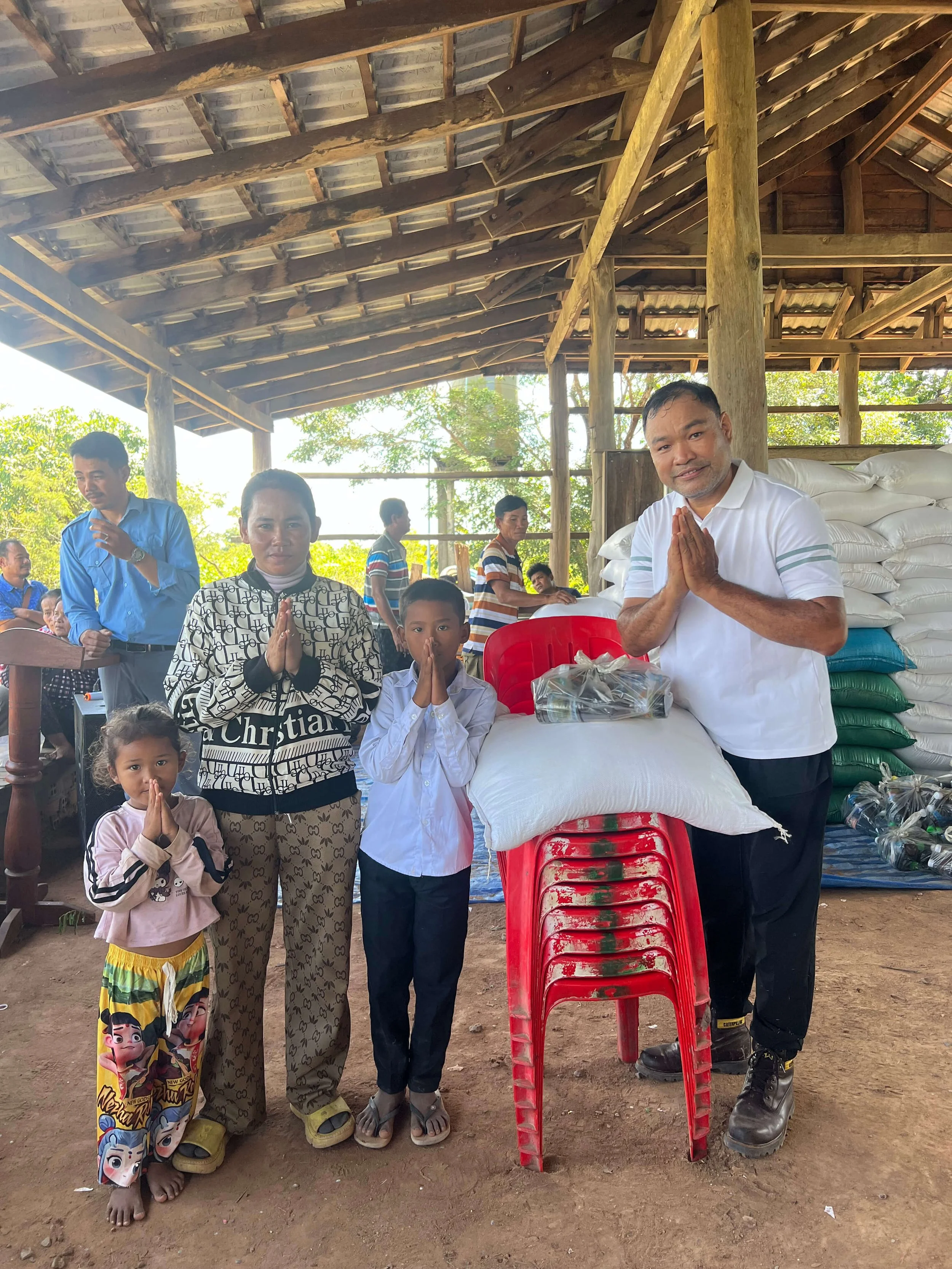 Emergency-Food-Aid-Supporting-Cambodia--626.jpg