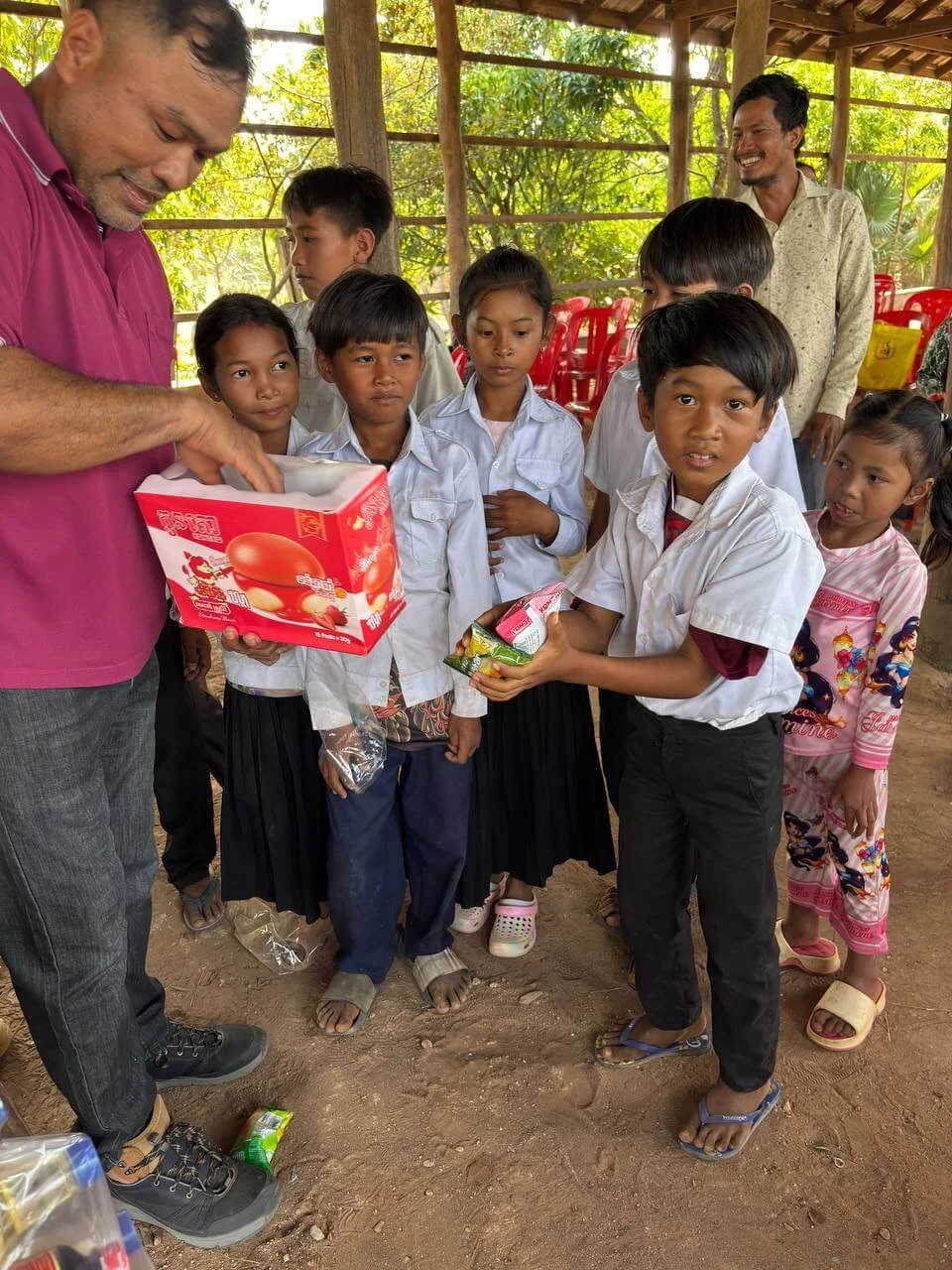 Cambodia-charity-food-aid-border-village-oddar-meanchey-2.jpeg