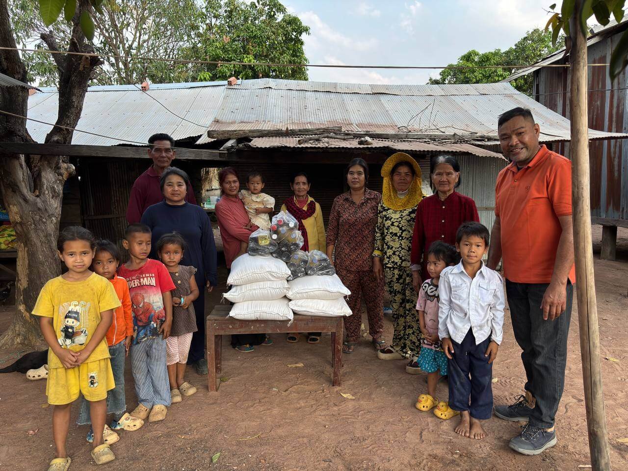 Cambodia-charity-food-aid-border-village-oddar-meanchey.jpeg