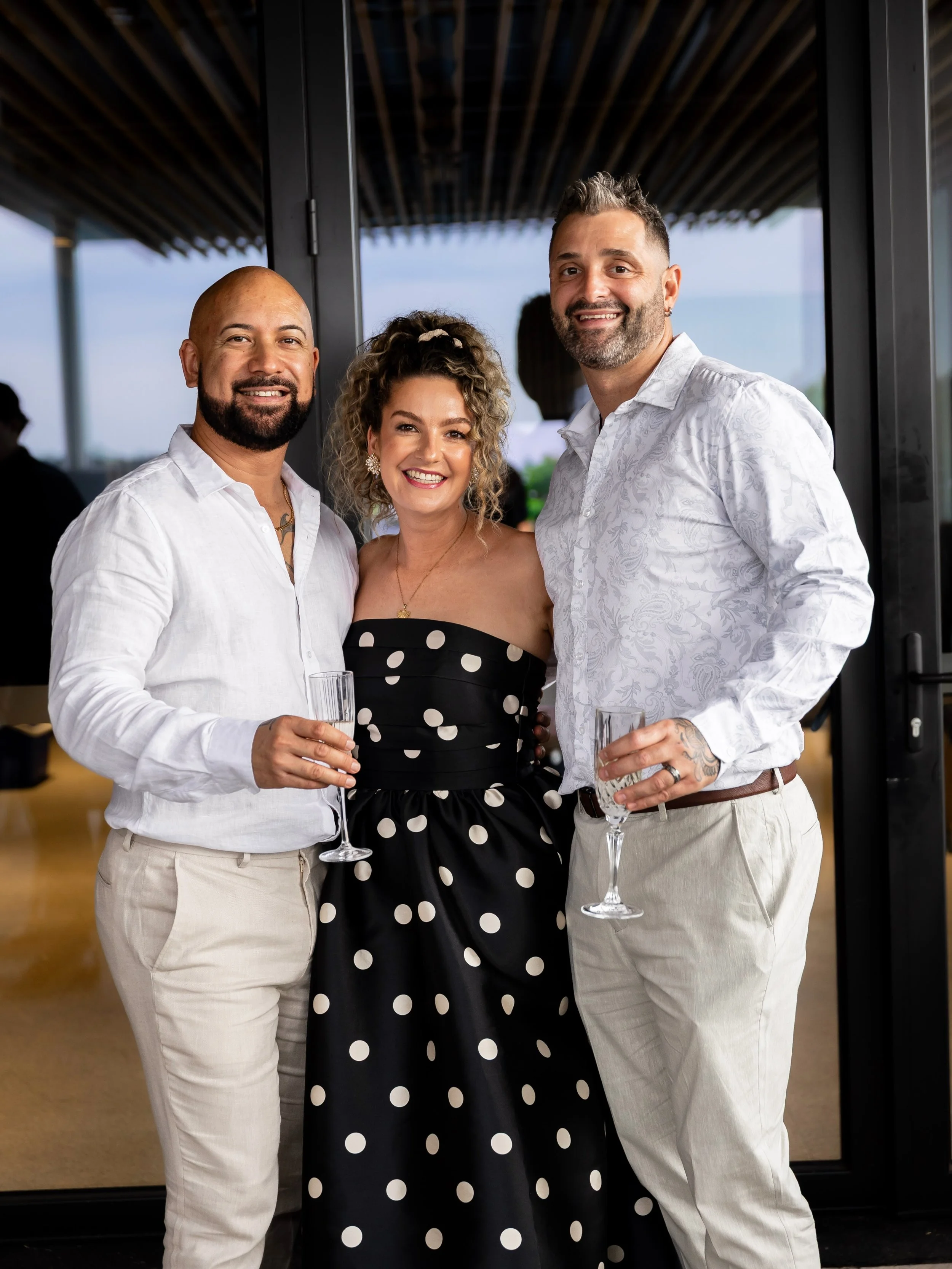 Some couples come into your life&hellip; and just never leave 😂🤍
And that is EXACTLY what happened with Mr &amp; Mr Ngaia-Skelly!

In fact, we&rsquo;re off to bottomless brunch together next week HAHAHA 🍾

These two are just the warmest, most welc