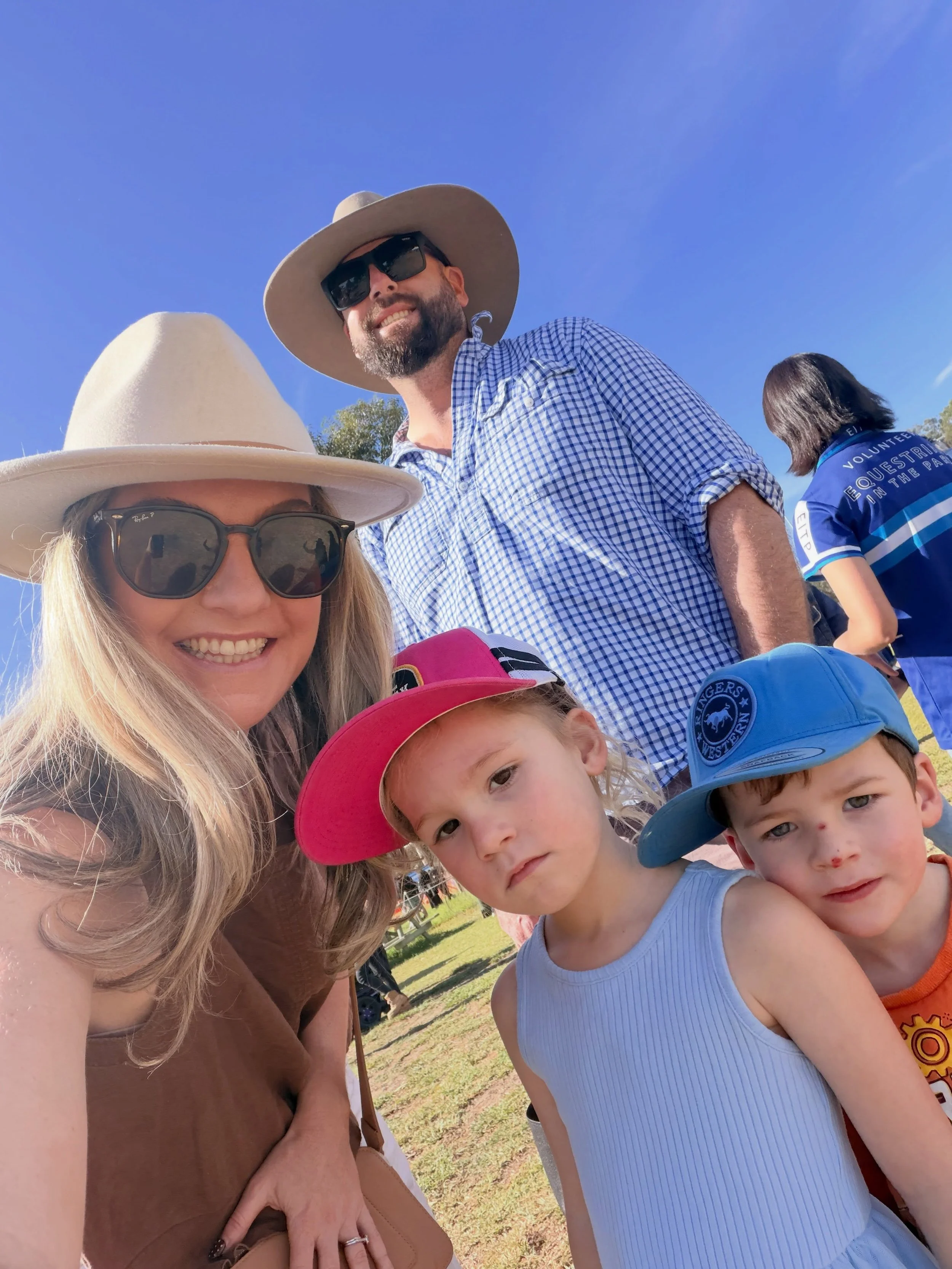 First weekend off since January and WOWWWW my heart needed it 🤪 I promise Frankie was happy she&rsquo;s just in her posing era 😂

Soaking up some proper fambam time at the Swan Valley Show, spending too much money on showbags, going on rides, chasi