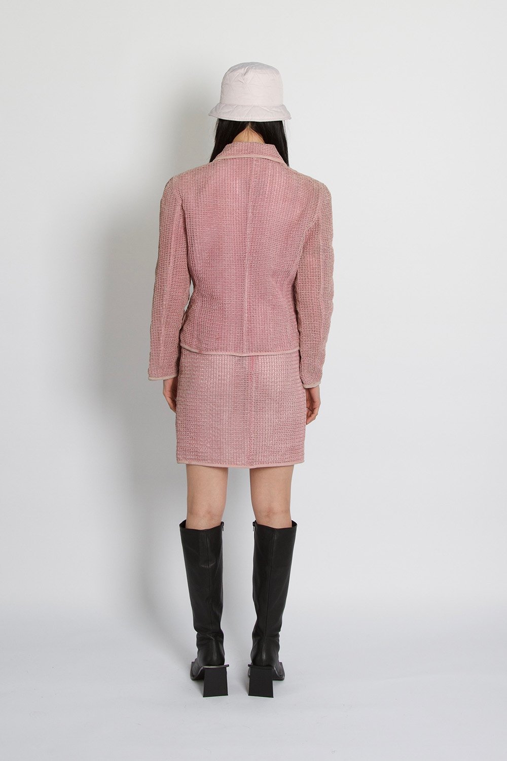 ARCHIVE_SIX_VERSACE_SUIT_WAFFLE_PINK00002.jpg