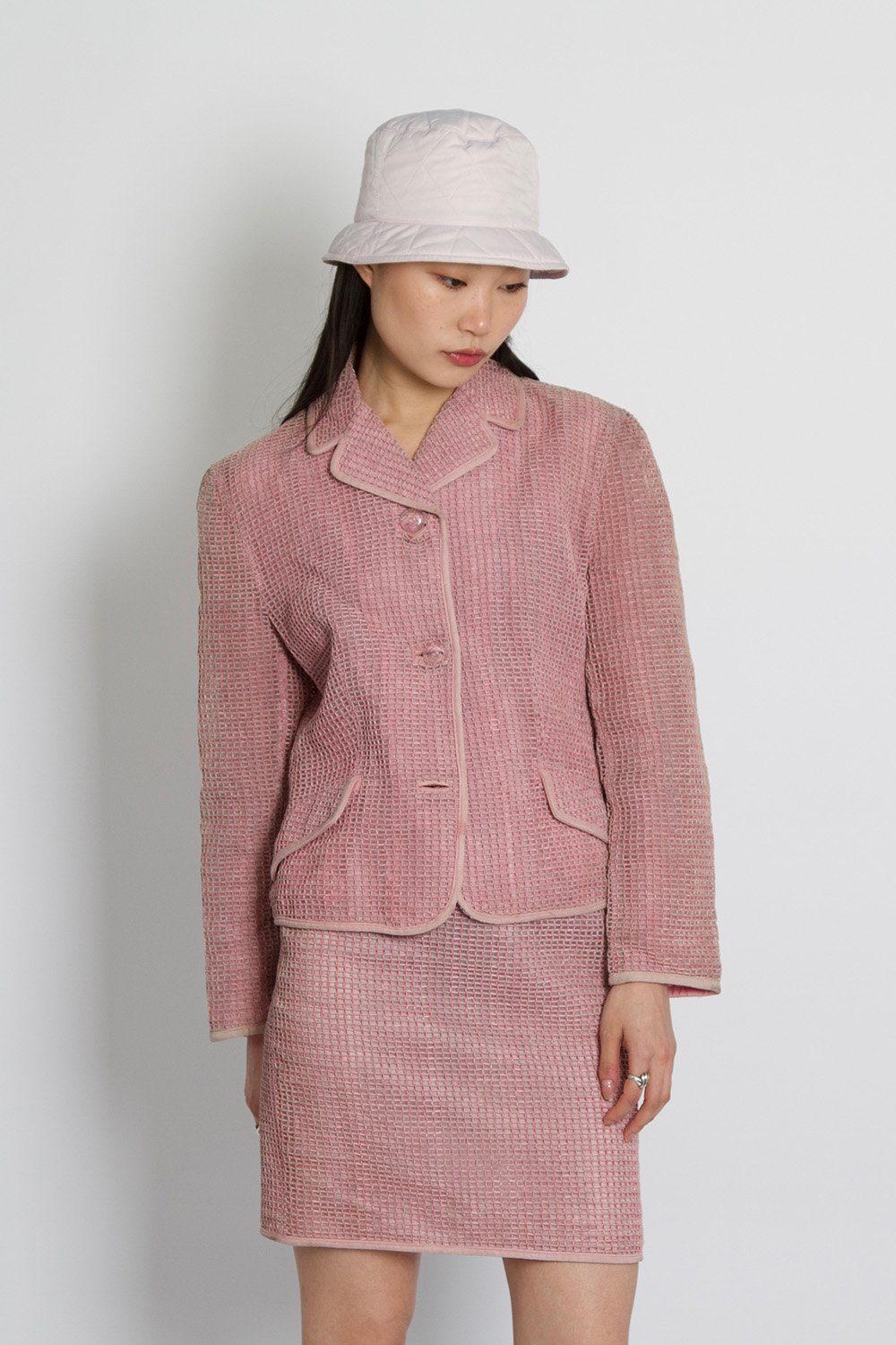 ARCHIVE_SIX_VERSACE_SUIT_WAFFLE_PINK00006.jpg