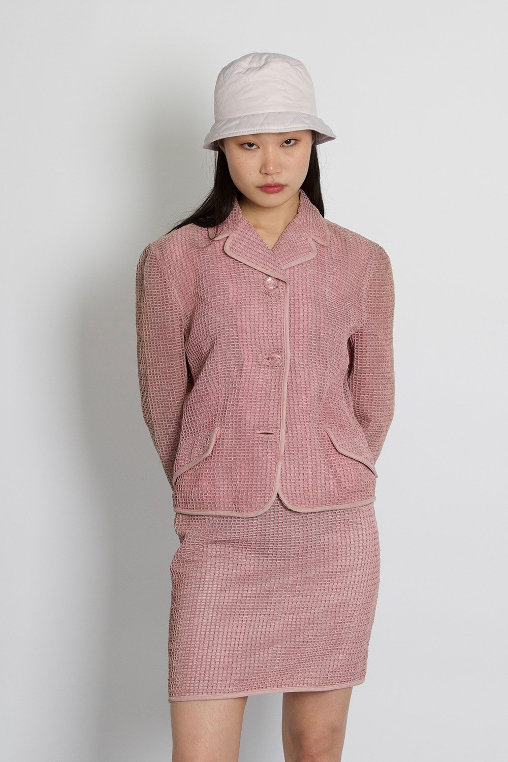 ARCHIVE_SIX_VERSACE_SUIT_WAFFLE_PINK00005.jpg