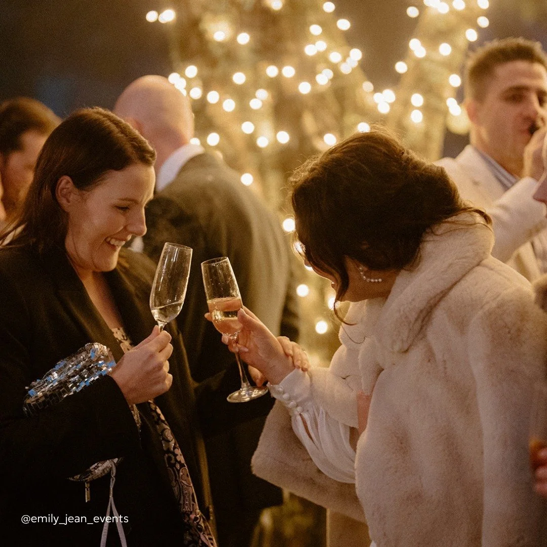 Your wedding timeline is everything &mdash; and most couples don&rsquo;t realise it until it&rsquo;s too late.

A poorly planned timeline doesn&rsquo;t just mean running late&hellip;
It means feeling rushed, missing moments, and spending your day man